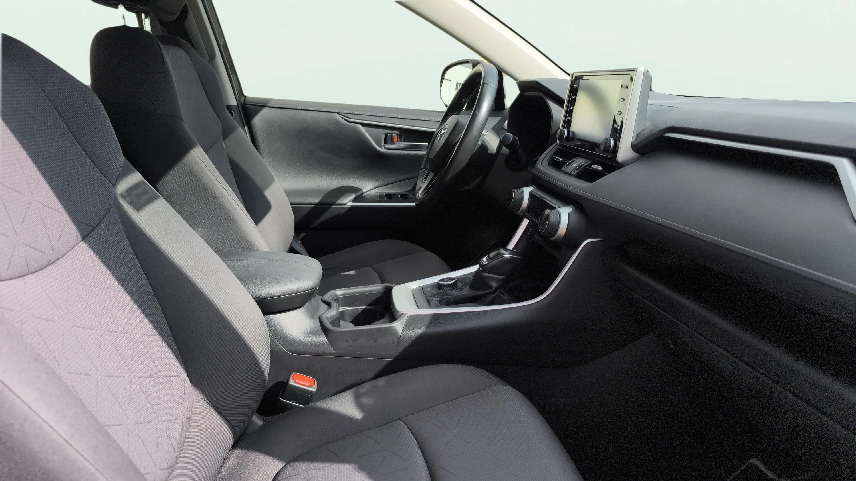 Toyota RAV4 2.5l 220H Advance - foto 13