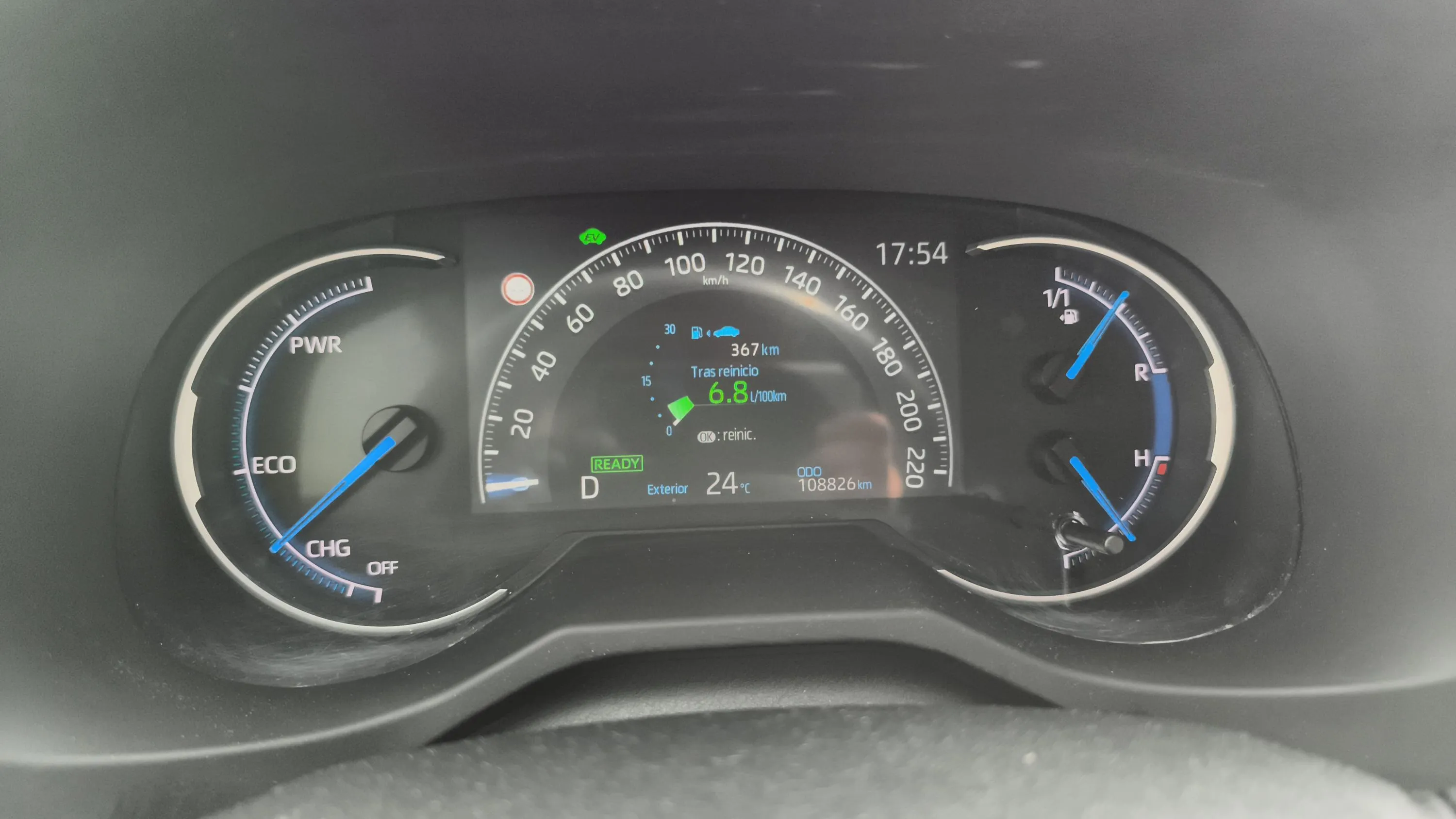 Toyota RAV4 2.5l 220H Advance - foto 12