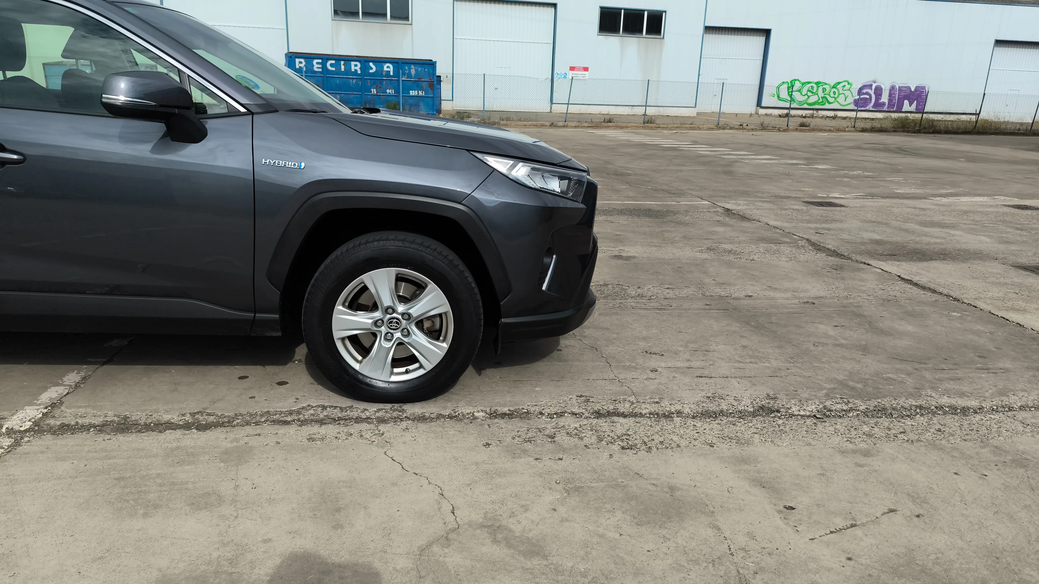 Toyota RAV4 2.5l 220H Advance - foto 17