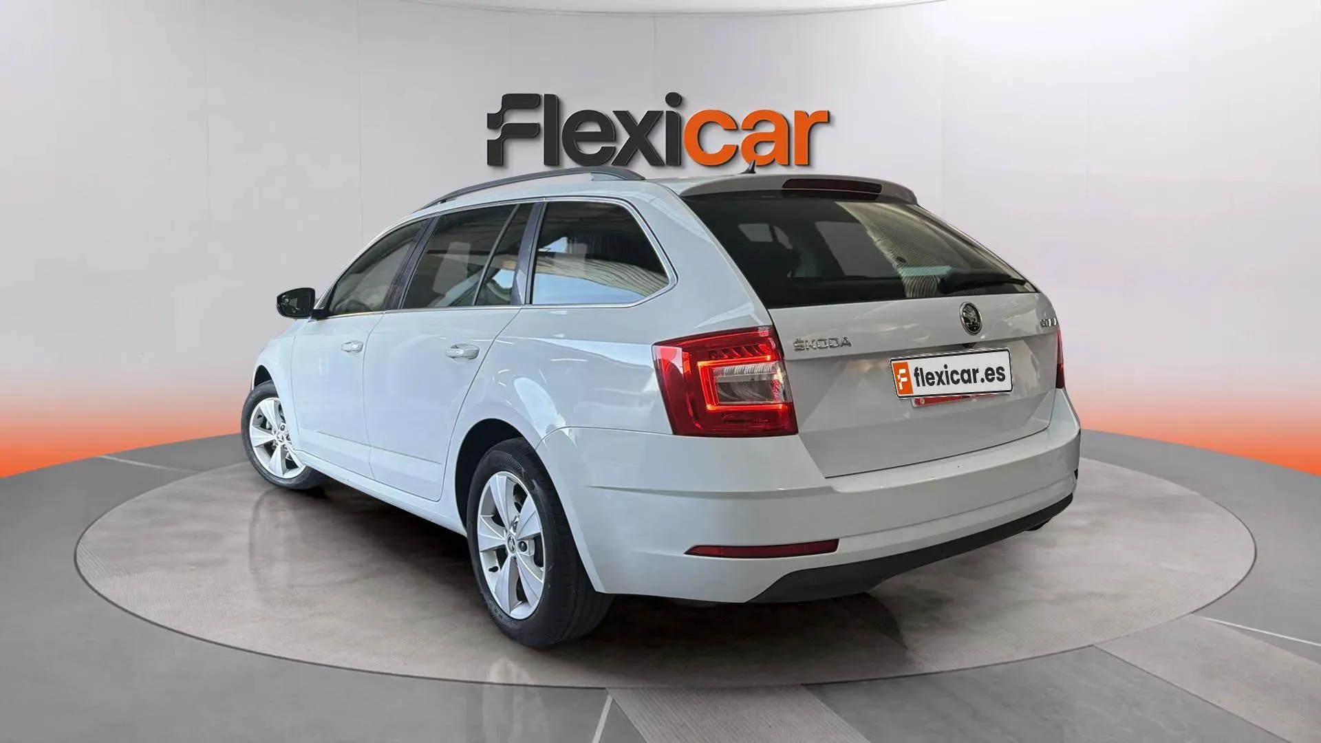 Škoda Octavia Combi 1.5 TSI DSG Ambition - foto 12
