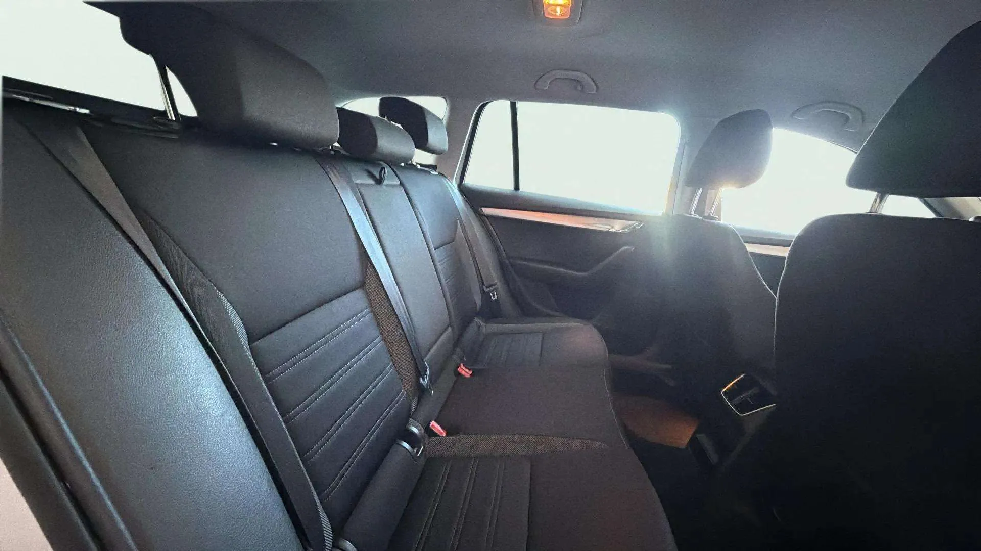 Škoda Octavia Combi 1.5 TSI DSG Ambition - foto 22