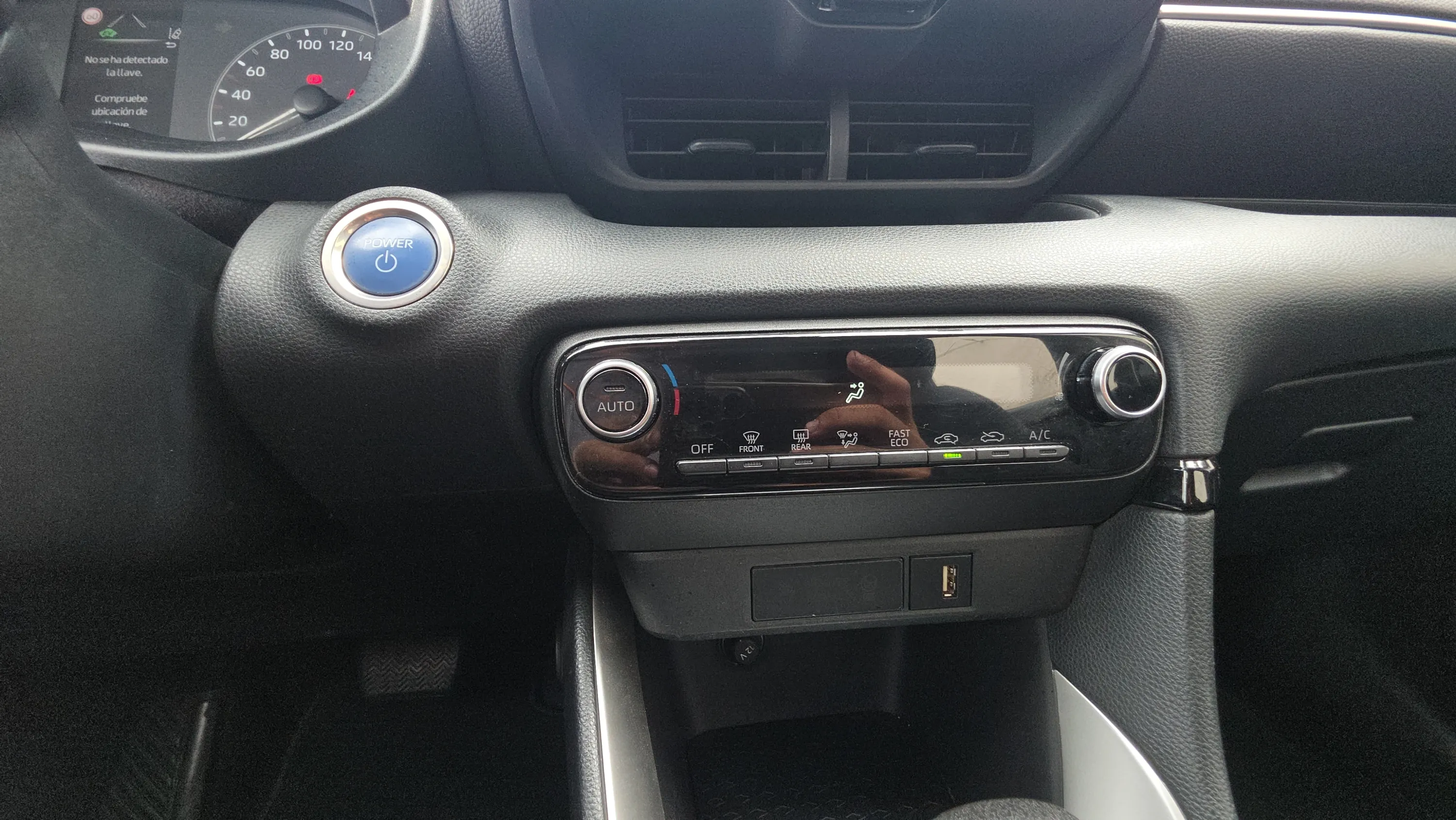 Toyota Yaris 1.5 120H Active Tech - foto 24