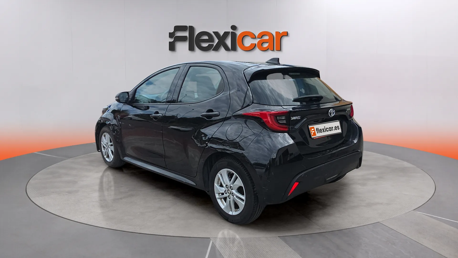 Toyota Yaris 1.5 120H Active Tech - foto 8