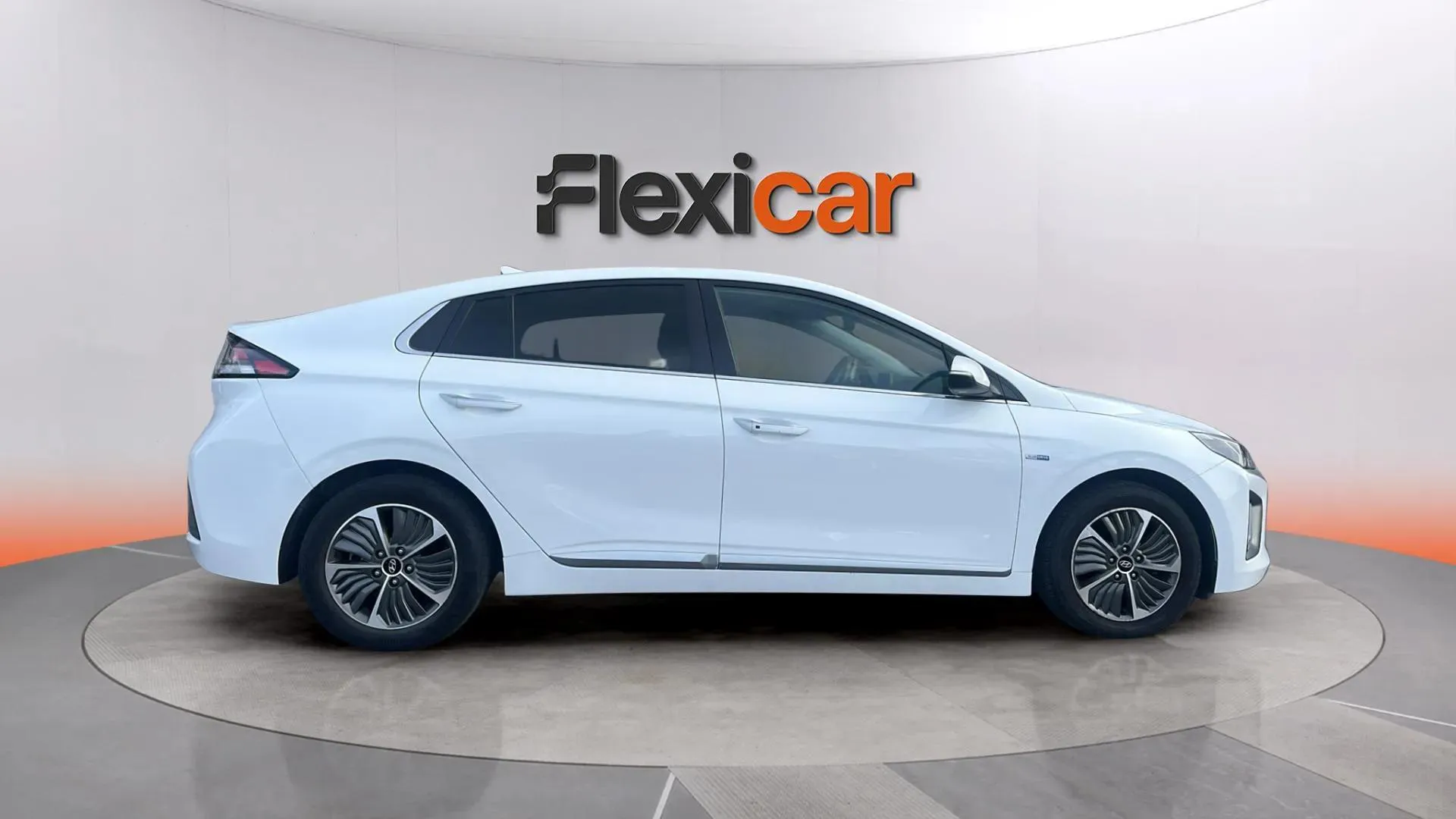Hyundai Ioniq 1.6 GDI PHEV Klass DCT - foto 4