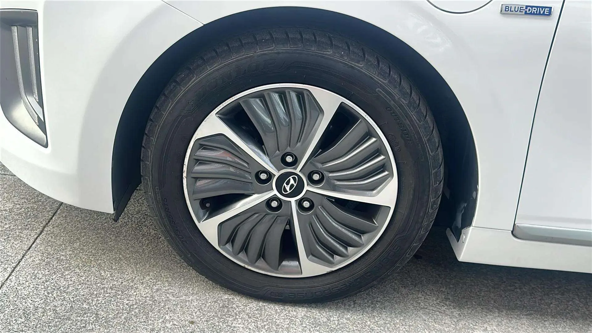 Hyundai Ioniq 1.6 GDI PHEV Klass DCT - foto 29