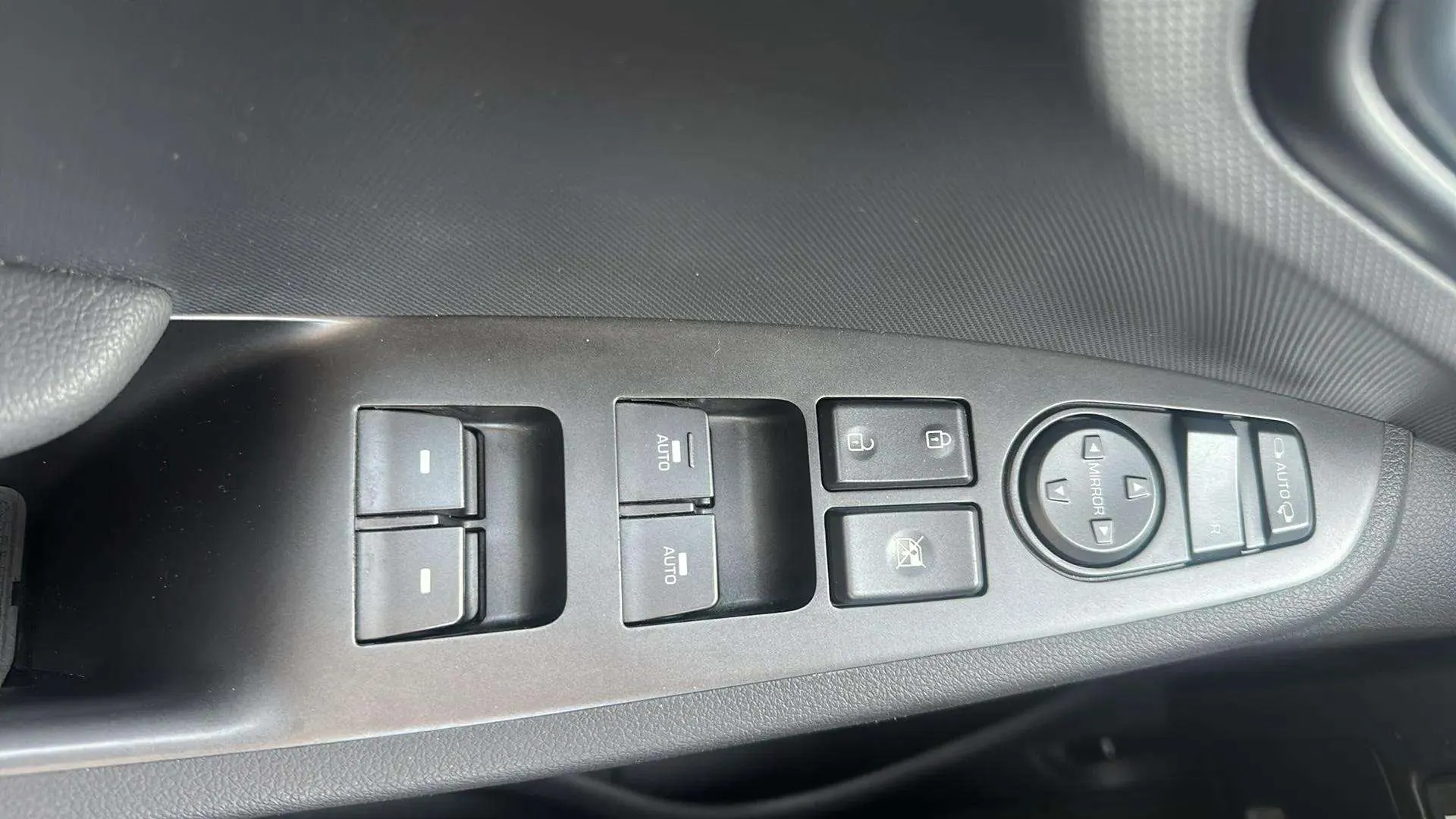 Hyundai Ioniq 1.6 GDI PHEV Klass DCT - foto 22
