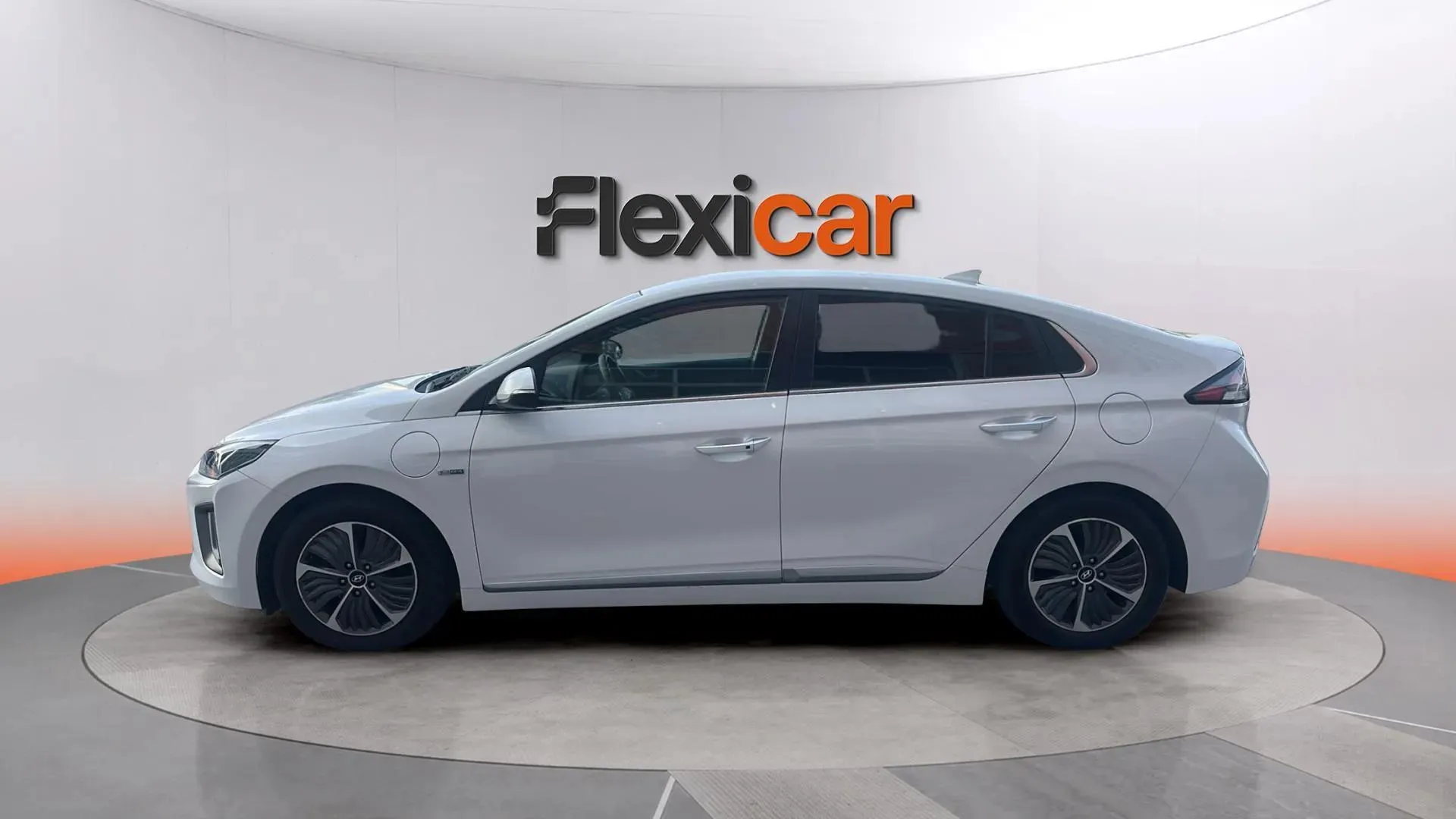 Hyundai Ioniq 1.6 GDI PHEV Klass DCT - foto 5