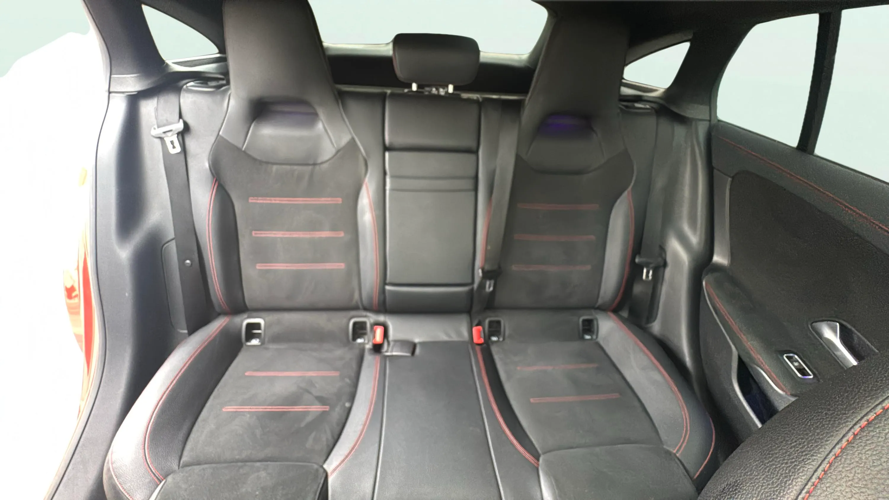 Mercedes-Benz CLA 200 Shooting Brake - foto 23