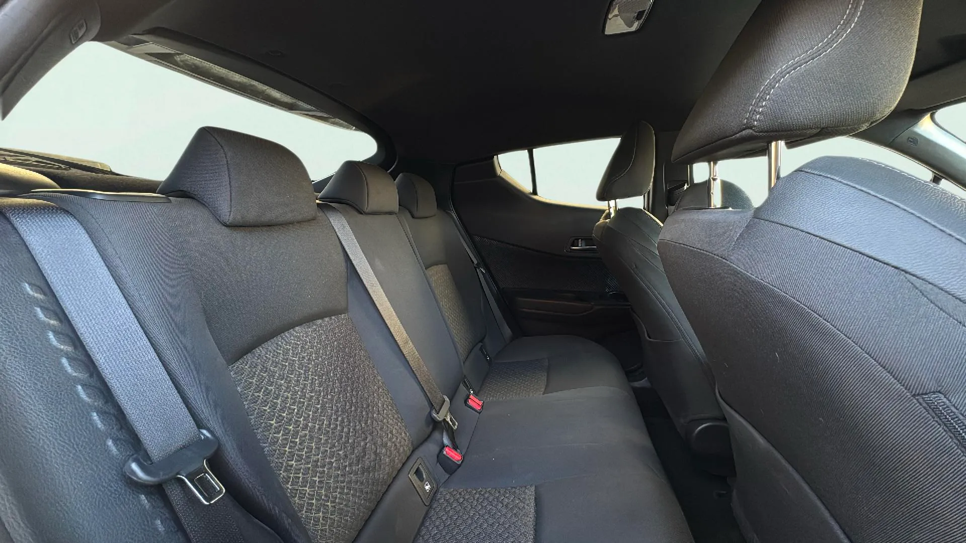 Toyota C-HR 1.8 125H Advance - foto 24