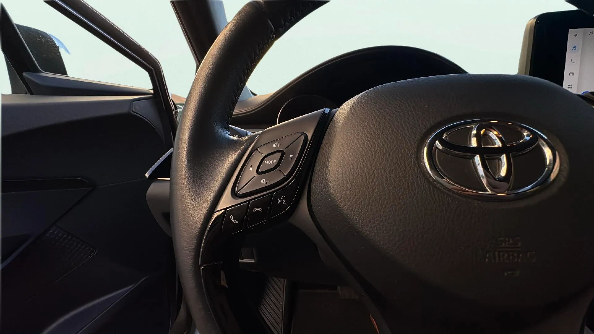 Toyota C-HR 1.8 125H Advance - foto 13