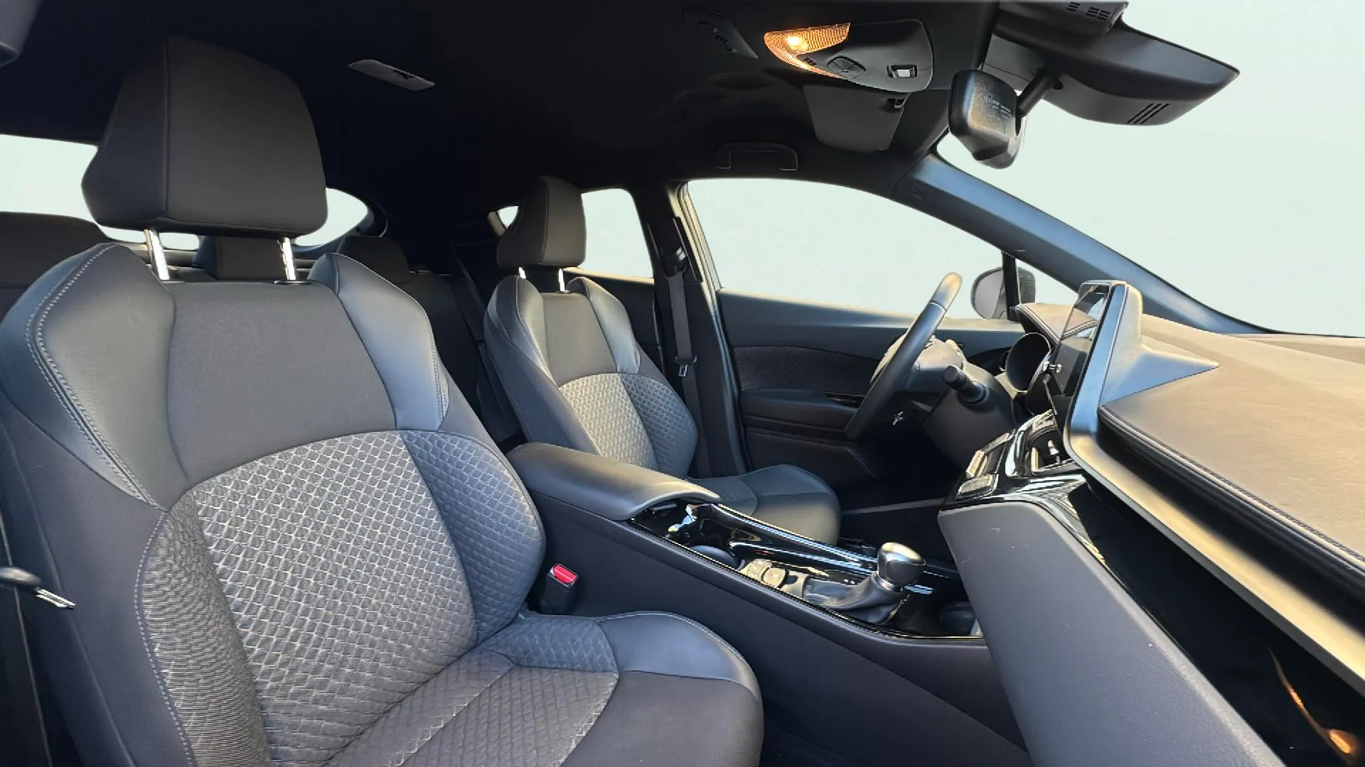 Toyota C-HR 1.8 125H Advance - foto 23