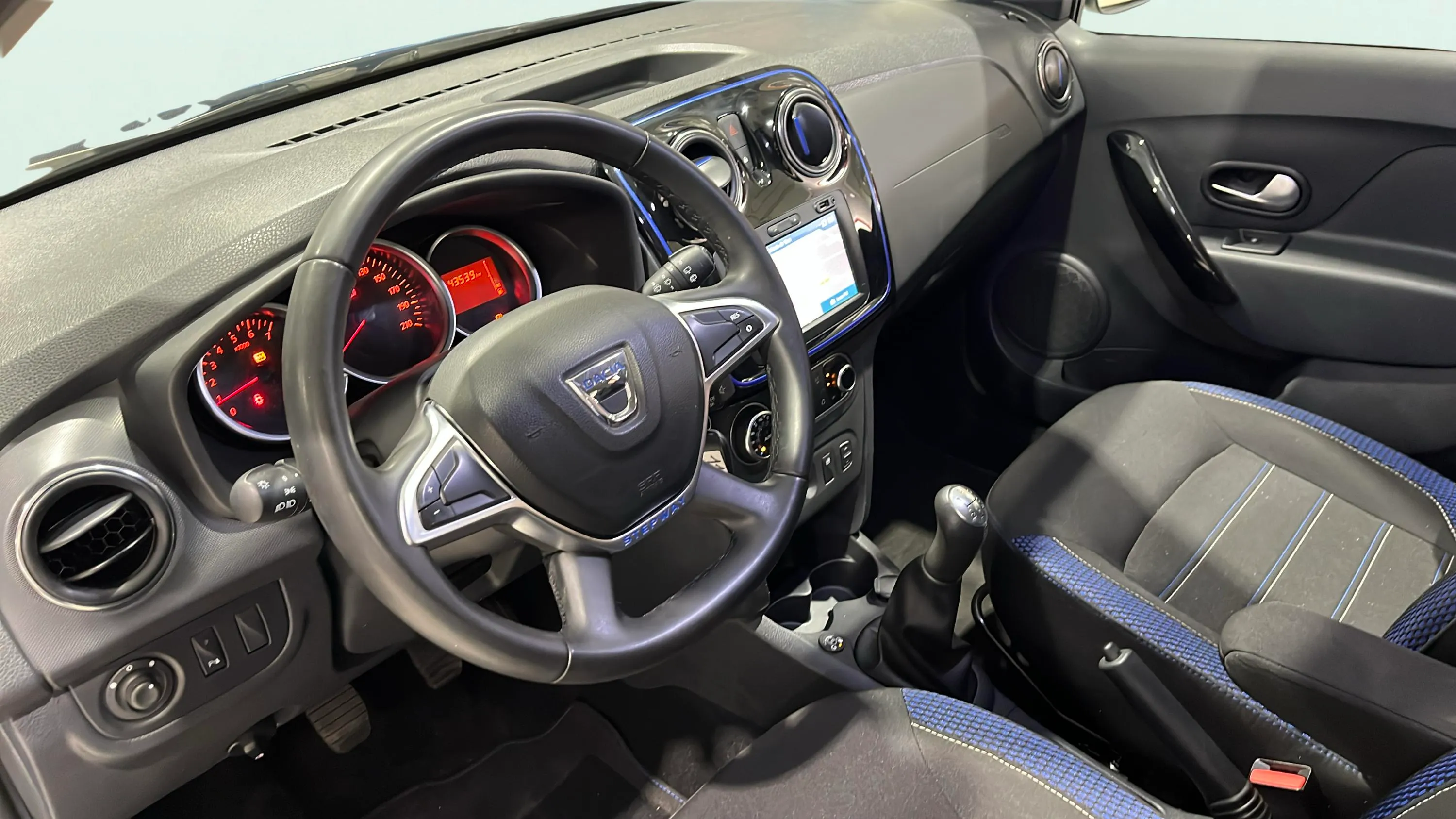 Dacia Sandero Stepway Essential TCe GLP - foto 10