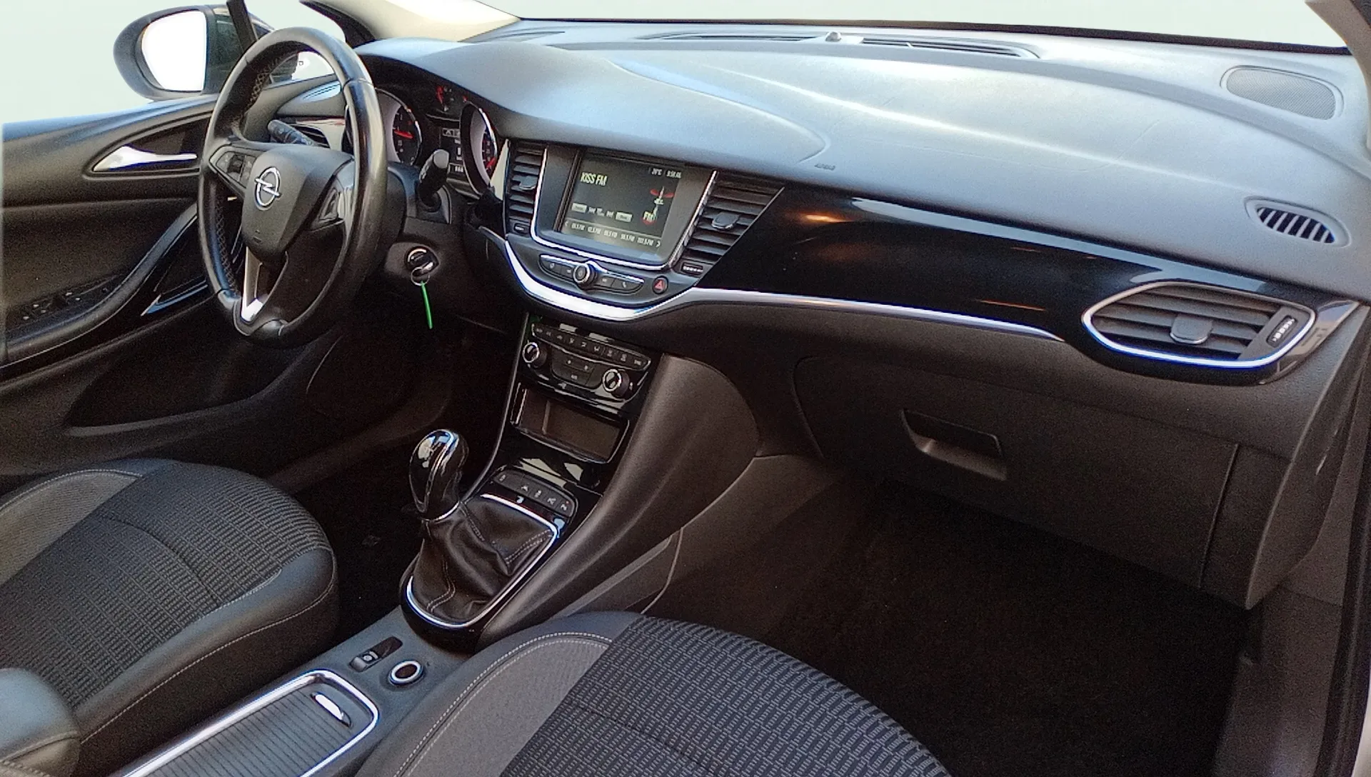 Opel Astra 1.2T SHT Design Tech - foto 15