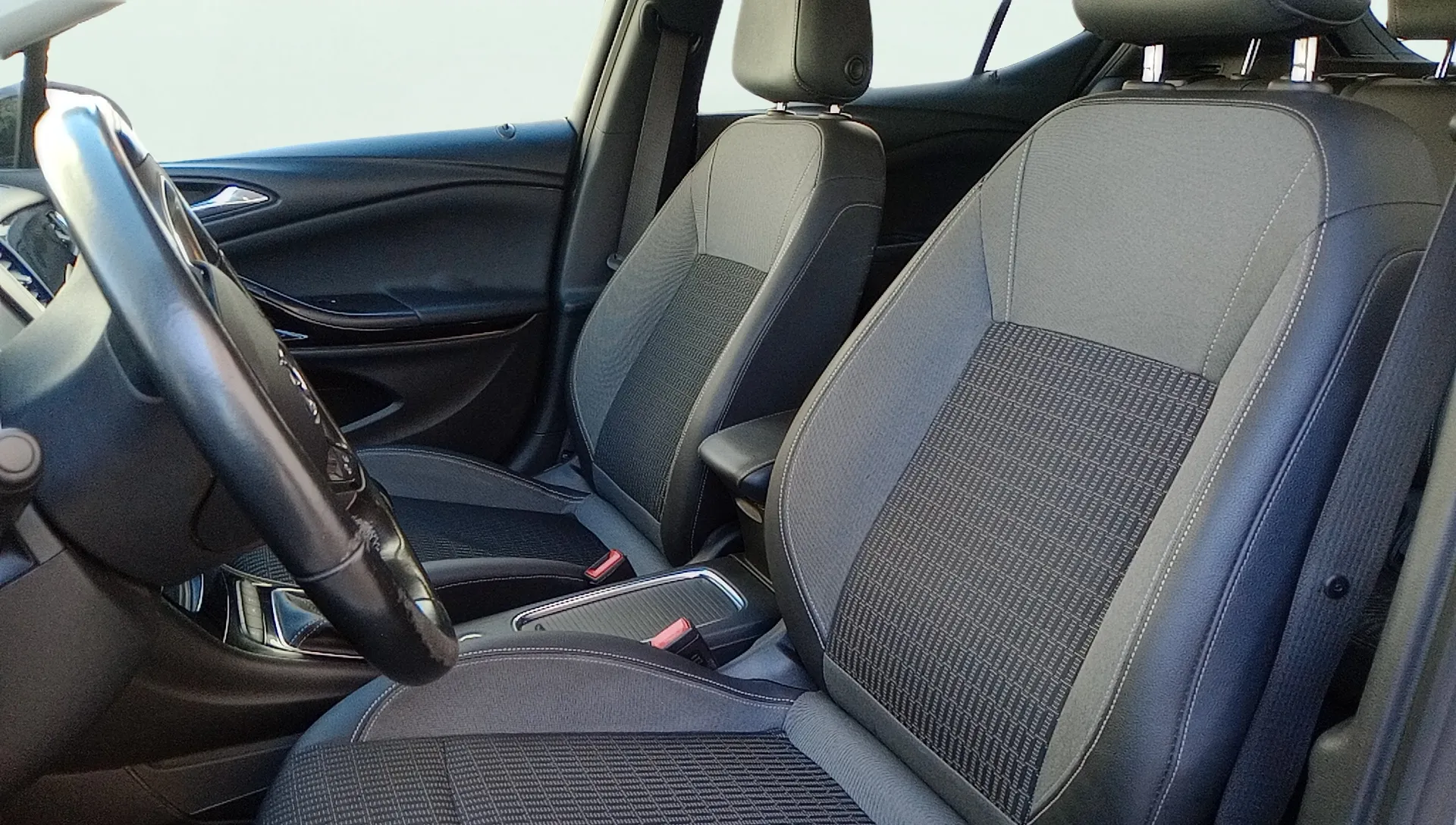 Opel Astra 1.2T SHT Design Tech - foto 10