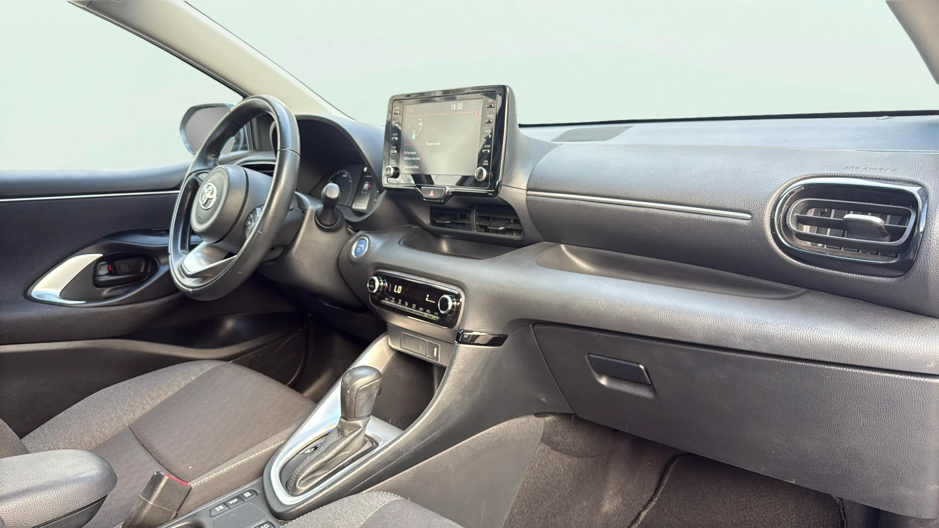 Toyota Yaris 1.5 120H Active Plus - foto 11