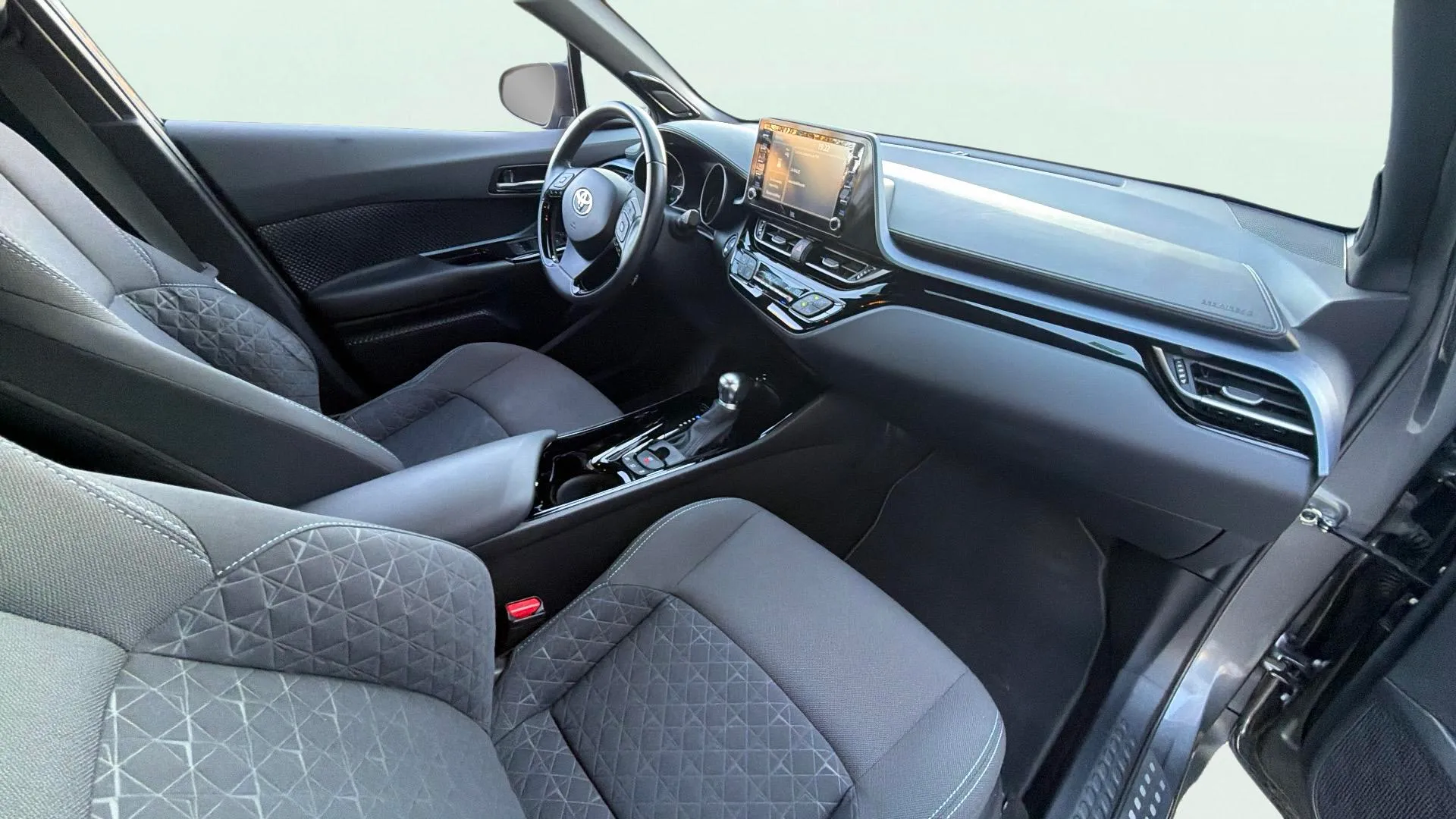 Toyota C-HR 1.8 125H Advance - foto 12