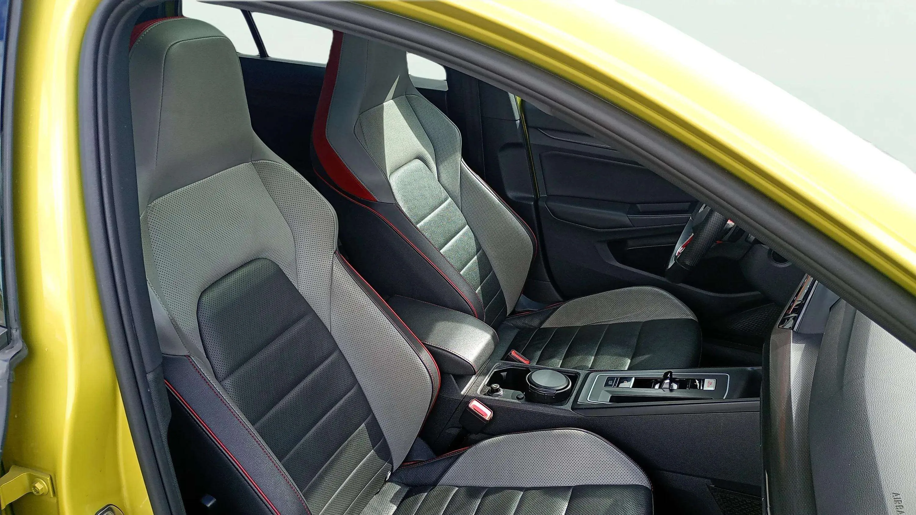 Volkswagen Golf GTI Clubsport 2.0 TSI DSG - foto 12