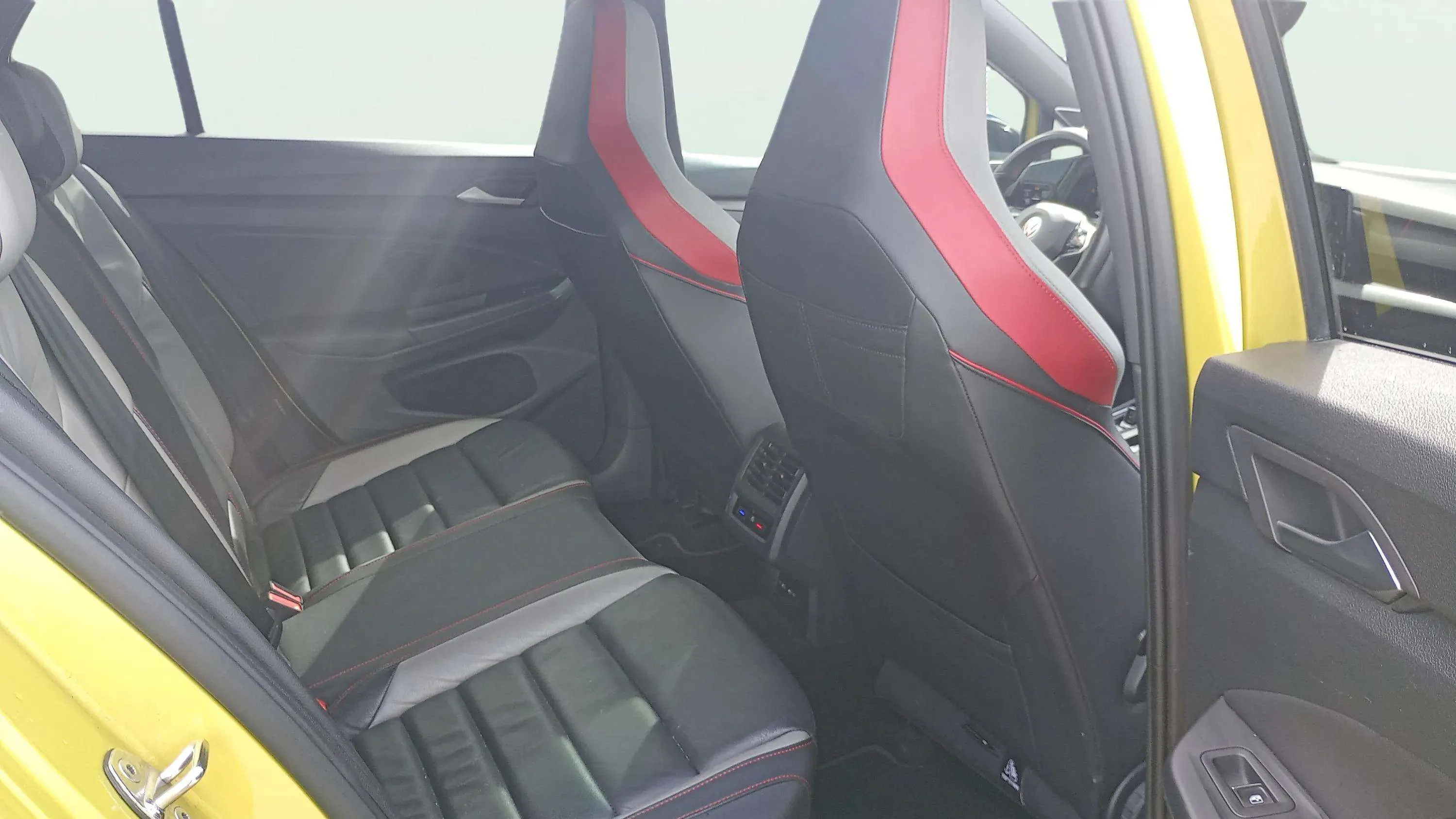 Volkswagen Golf GTI Clubsport 2.0 TSI DSG - foto 13