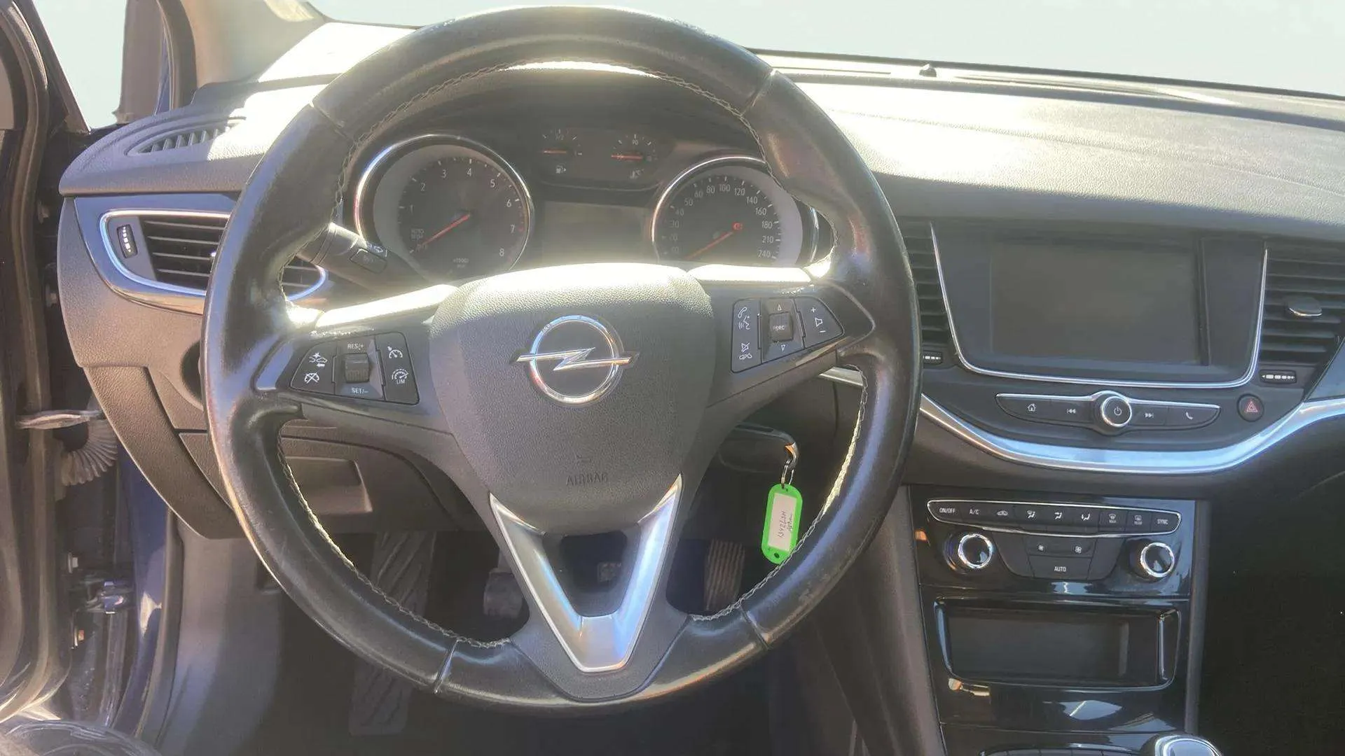 Opel Astra 1.2T SHT Design Tech - foto 13