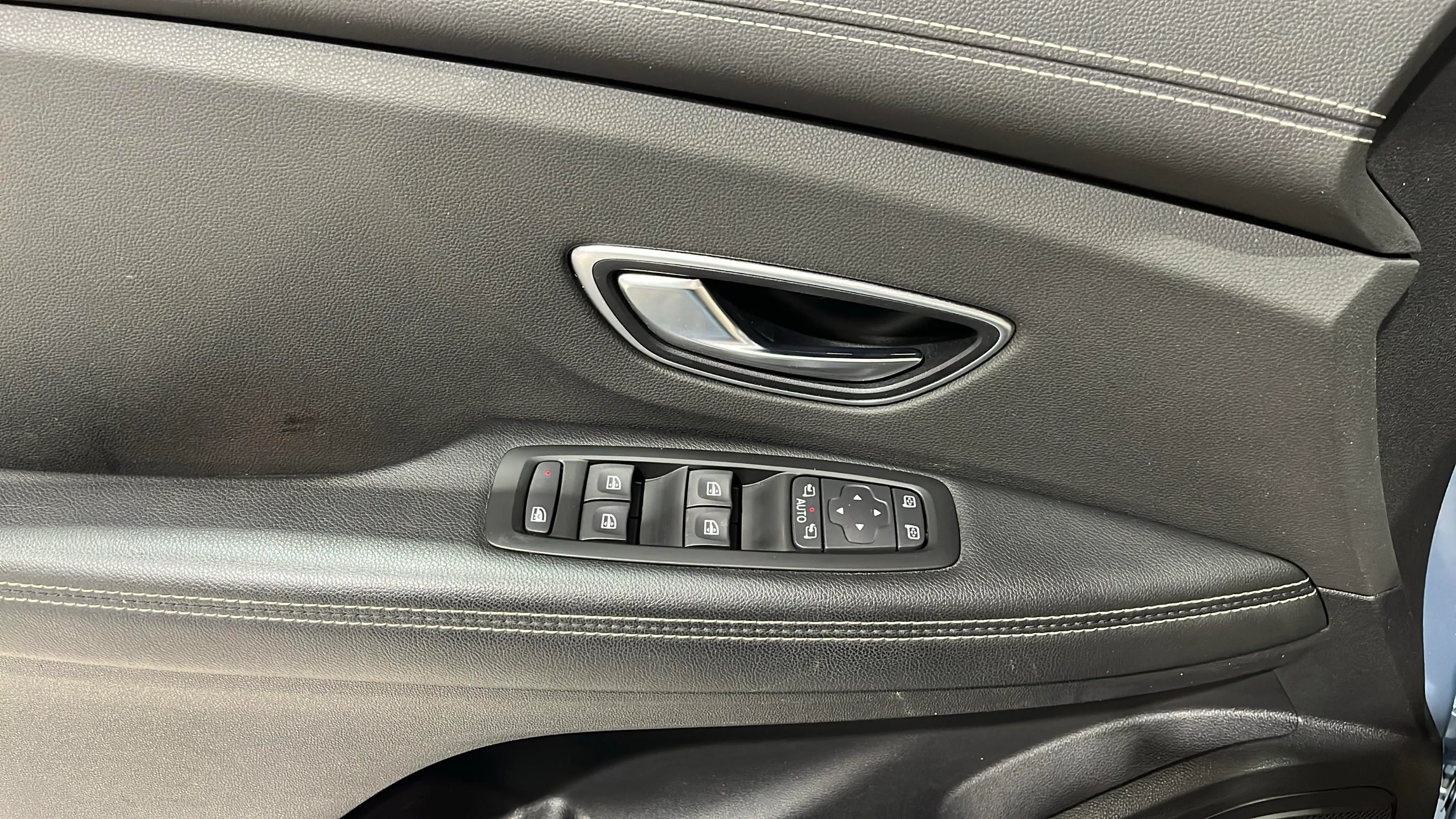 Renault Scénic Zen GPF TCe EDC 18 - foto 14