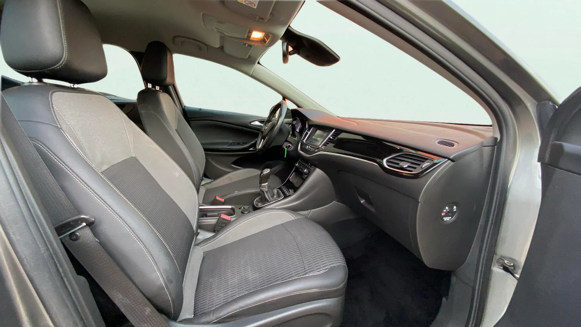 Opel Astra 1.2T SHT Design Tech - foto 13