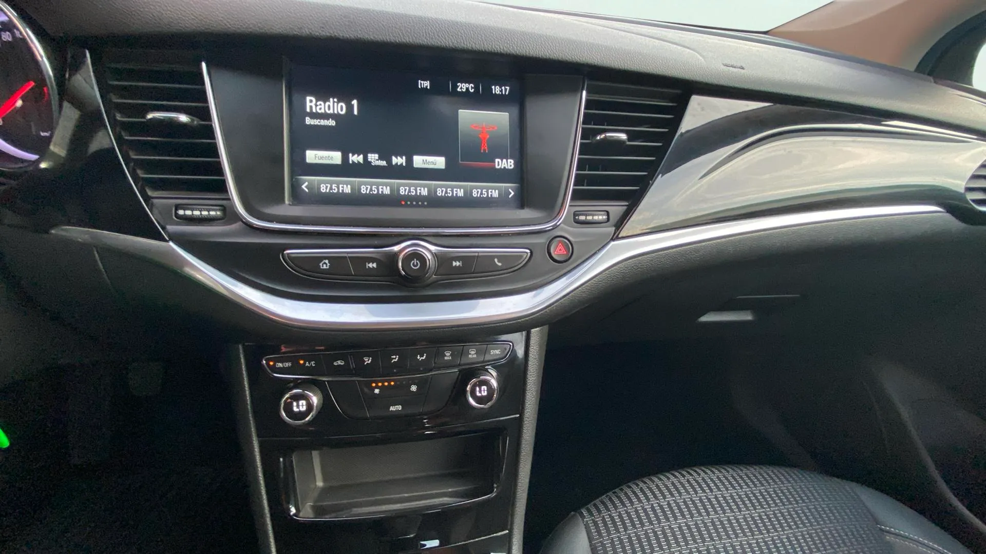 Opel Astra 1.2T SHT Design Tech - foto 10