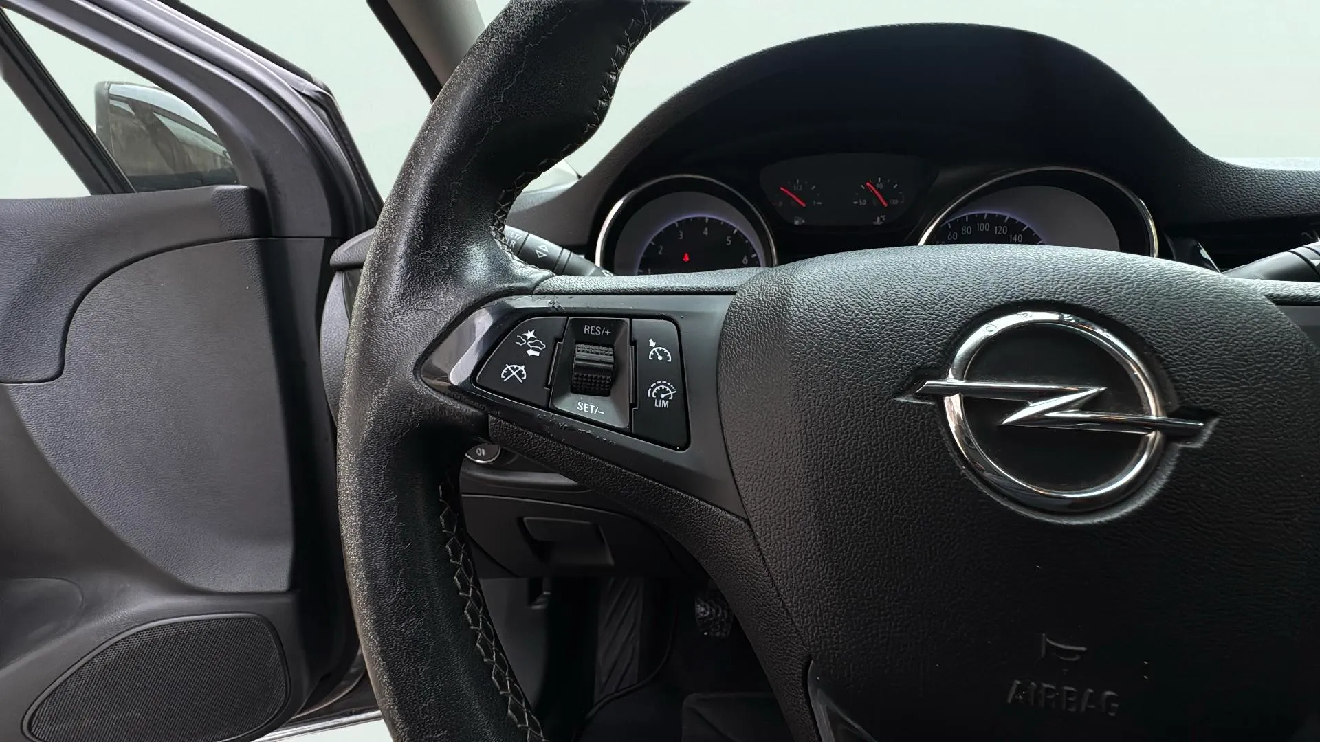 Opel Astra 1.2T SHT Business Elegance - foto 13