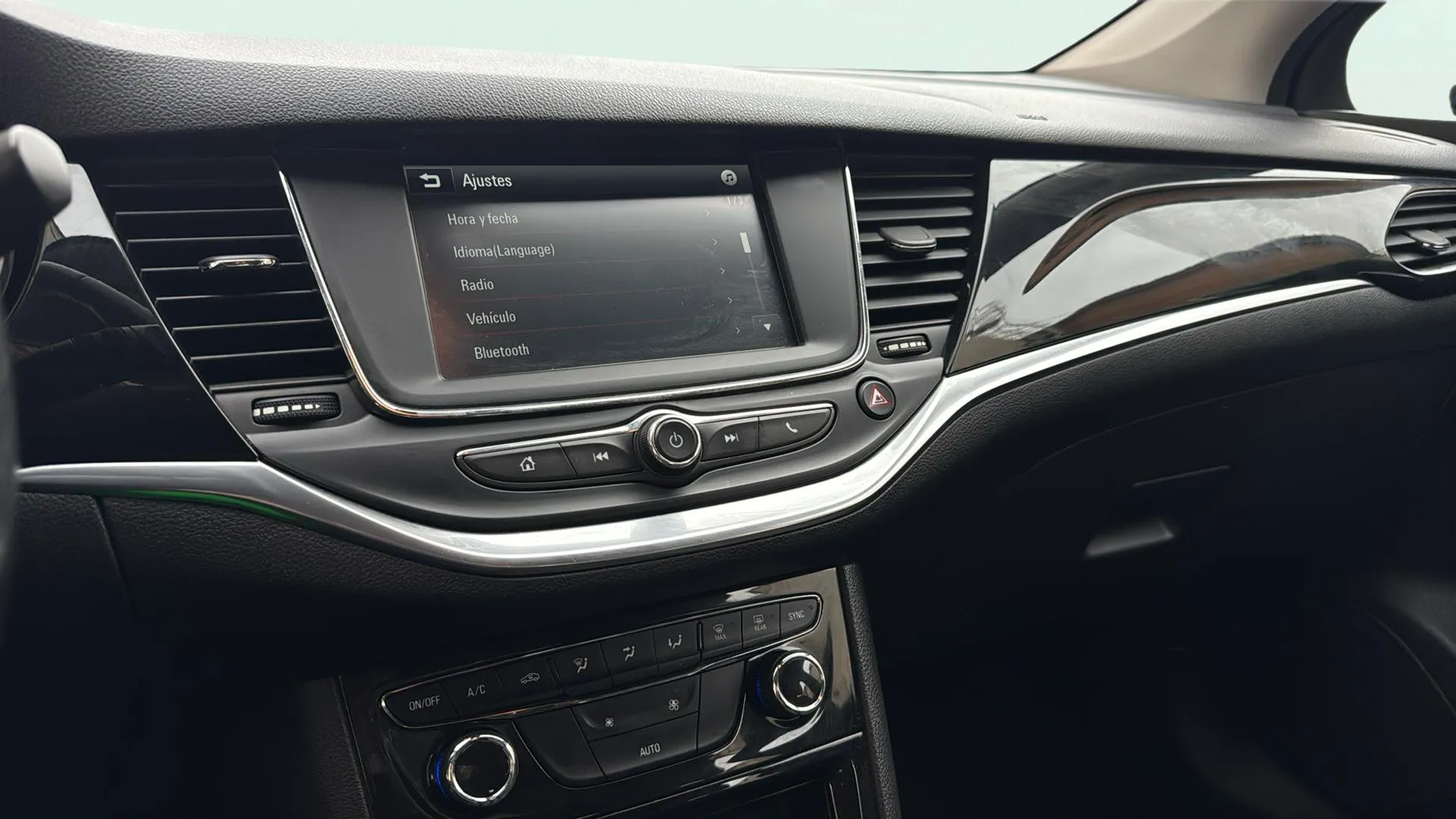 Opel Astra 1.2T SHT Business Elegance - foto 18