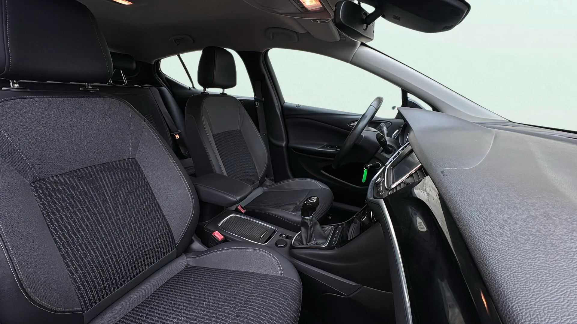 Opel Astra 1.2T SHT Business Elegance - foto 22