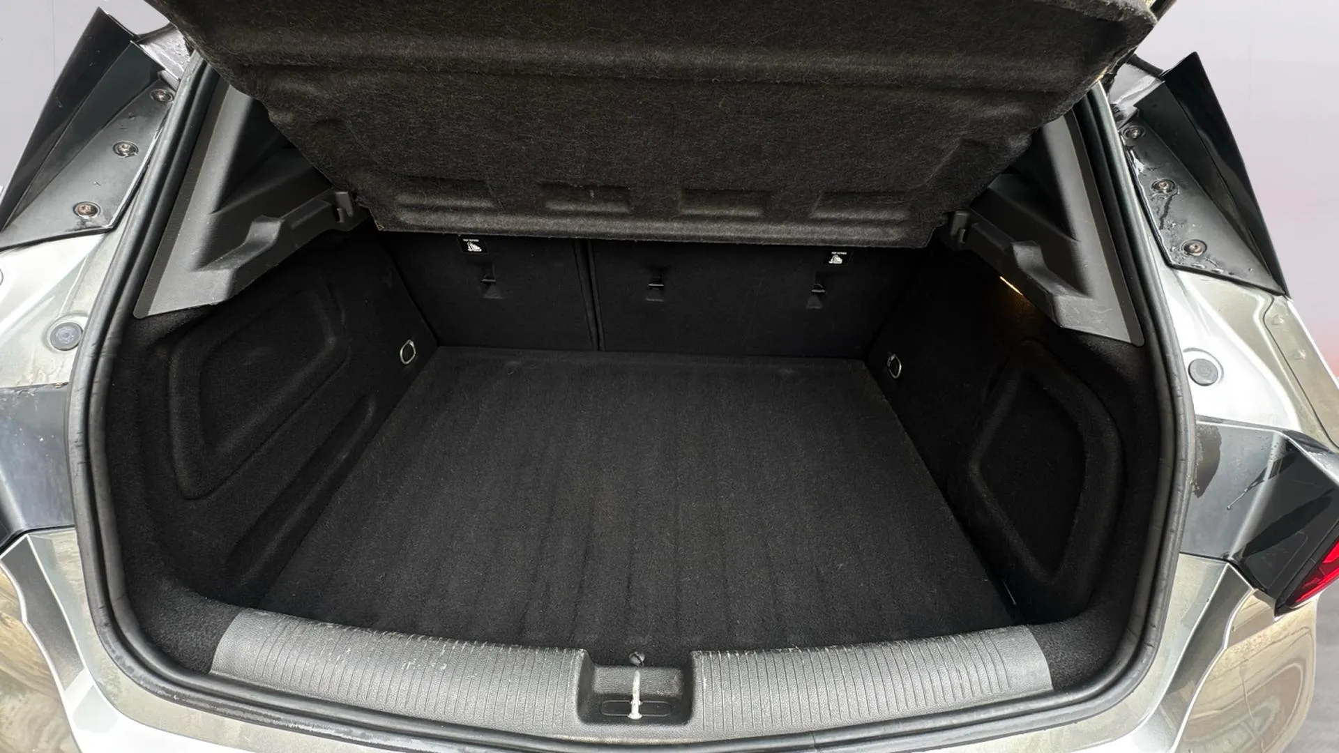 Opel Astra 1.2T SHT Business Elegance - foto 9