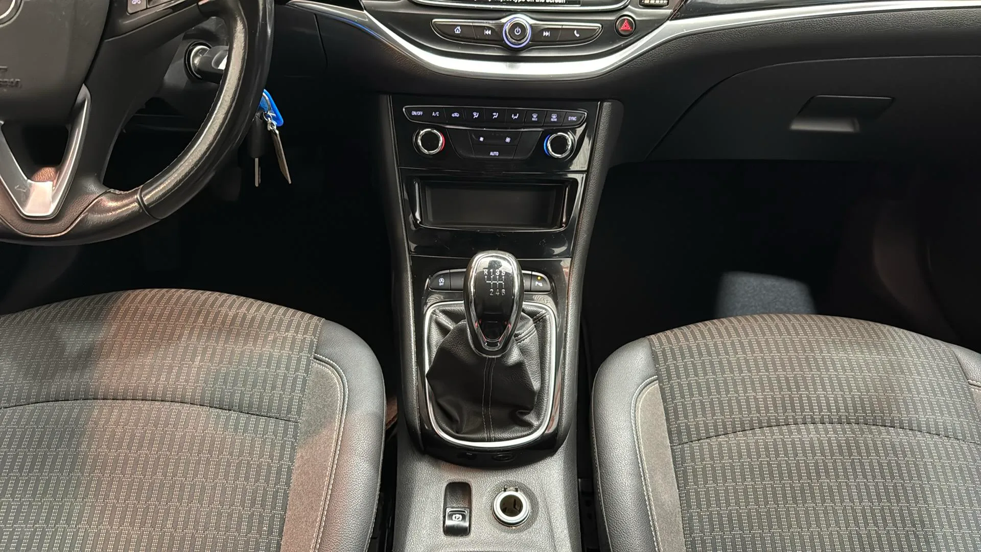 Opel Astra 1.2T SHT Business Elegan ST - foto 17