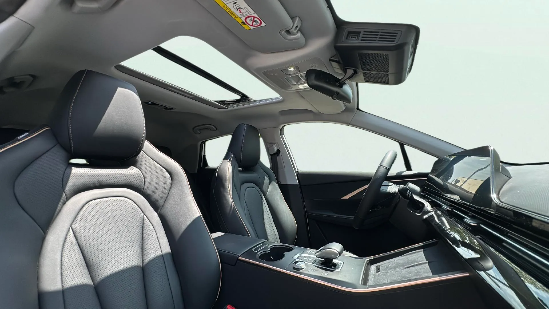 Omoda 5 1.6 T-GDi DCT Premium - foto 14