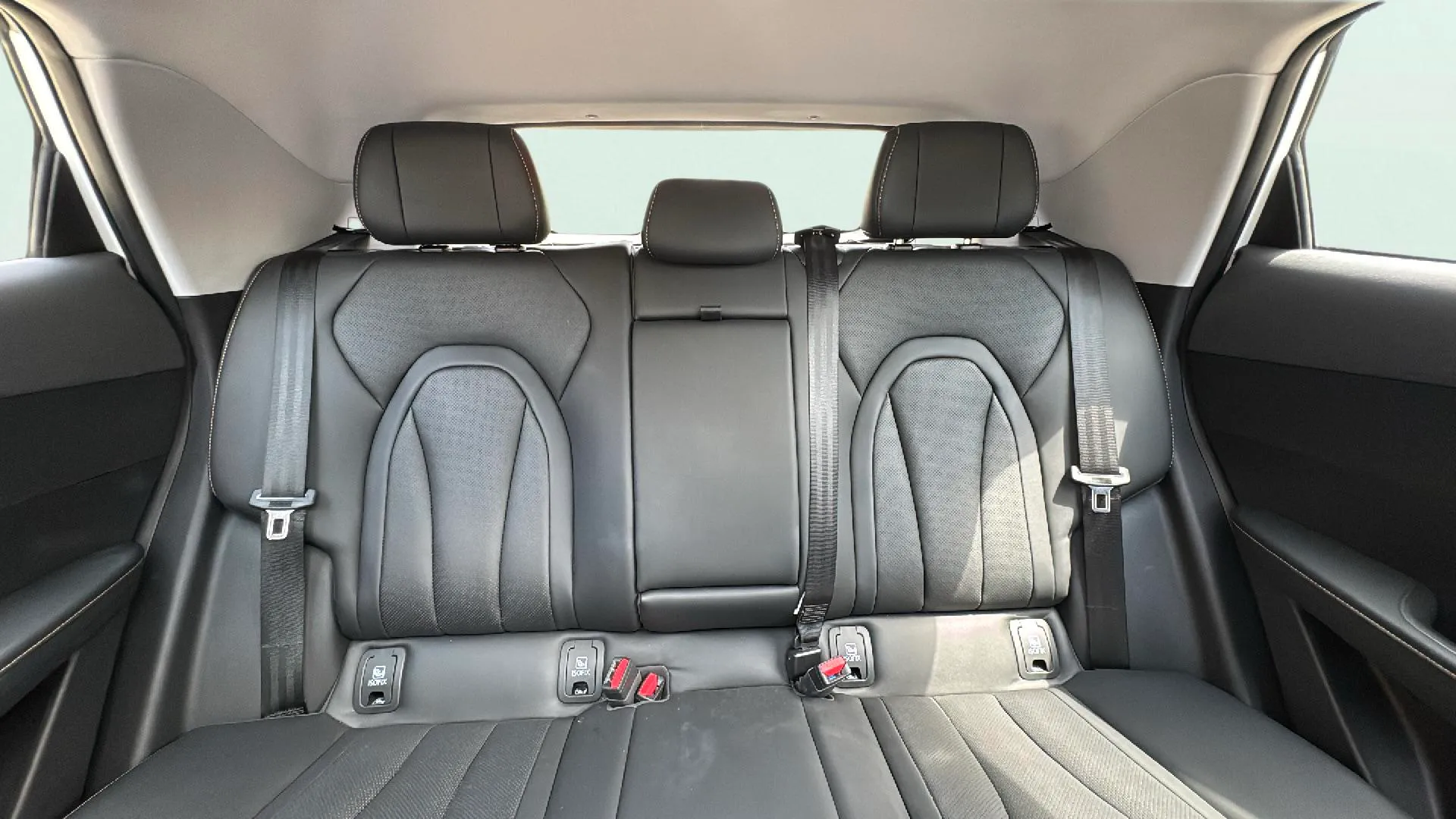 Omoda 5 1.6 T-GDi DCT Premium - foto 16