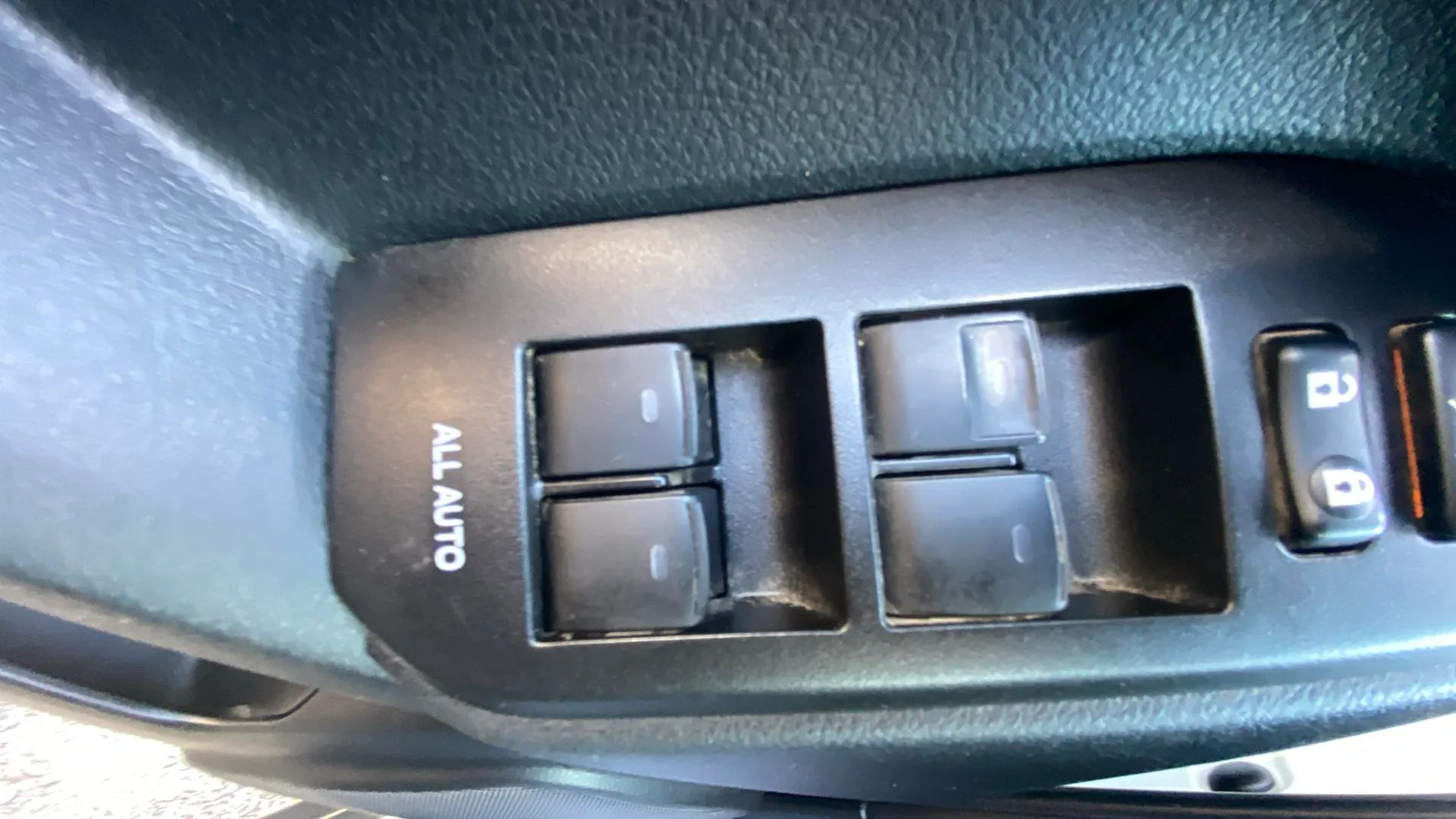 Toyota Land Cruiser 2.8 D-4D GX - foto 18