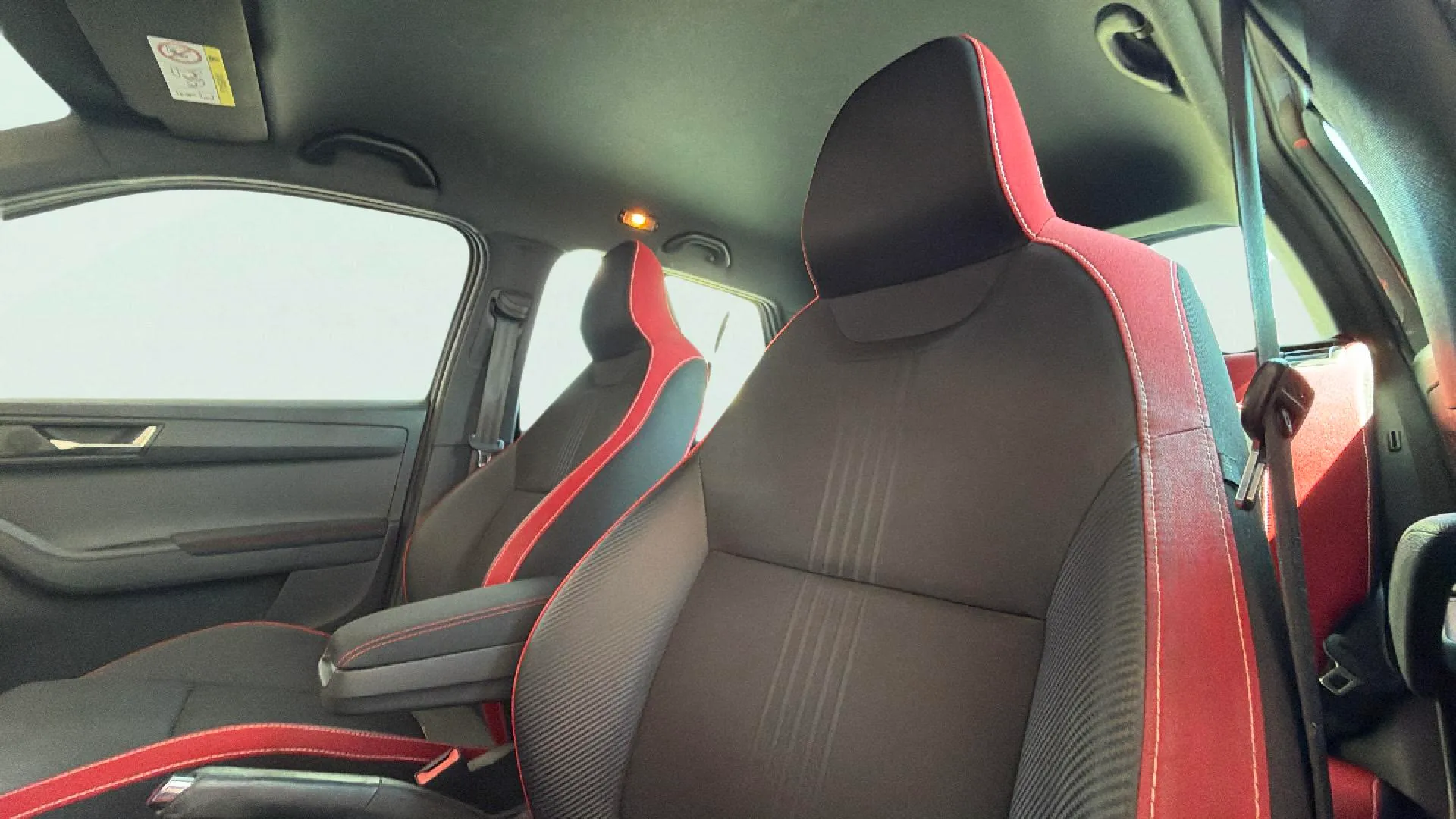 Škoda Fabia 1.0 TSI Monte Carlo - foto 10