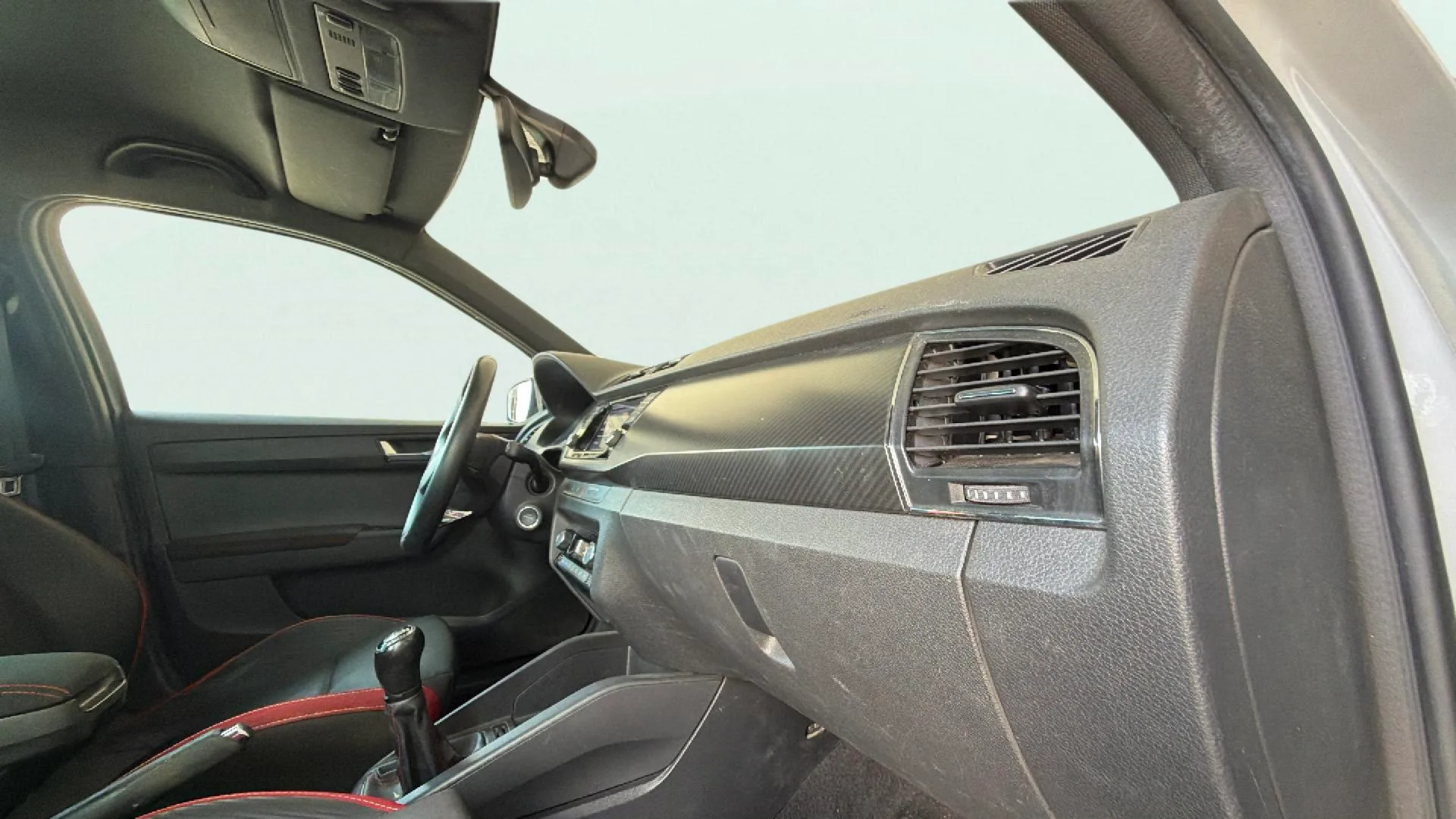 Škoda Fabia 1.0 TSI Monte Carlo - foto 17