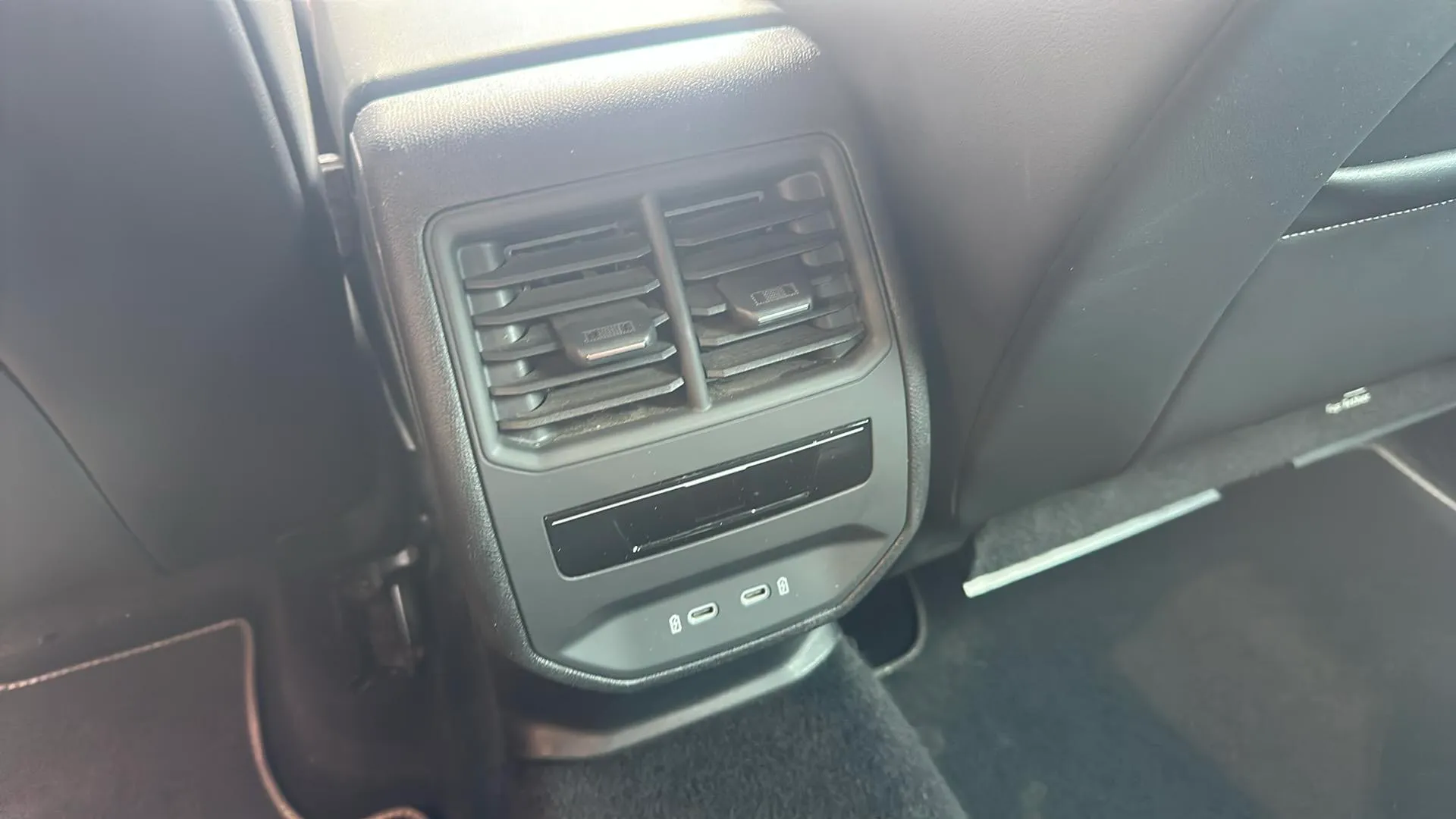 SEAT León 2.0 TDI DSG-7 FR Go XL - foto 18