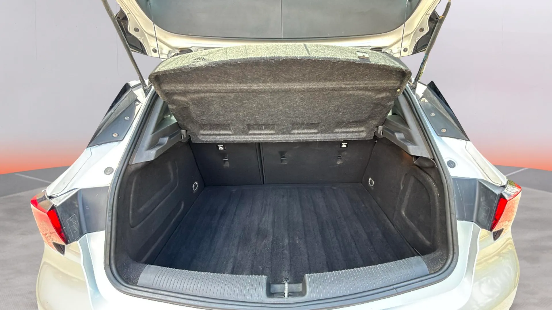Opel Astra 1.2T SHT Design Tech - foto 18