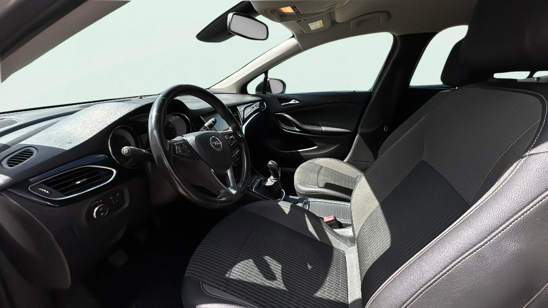 Opel Astra 1.2T SHT Design Tech - foto 9