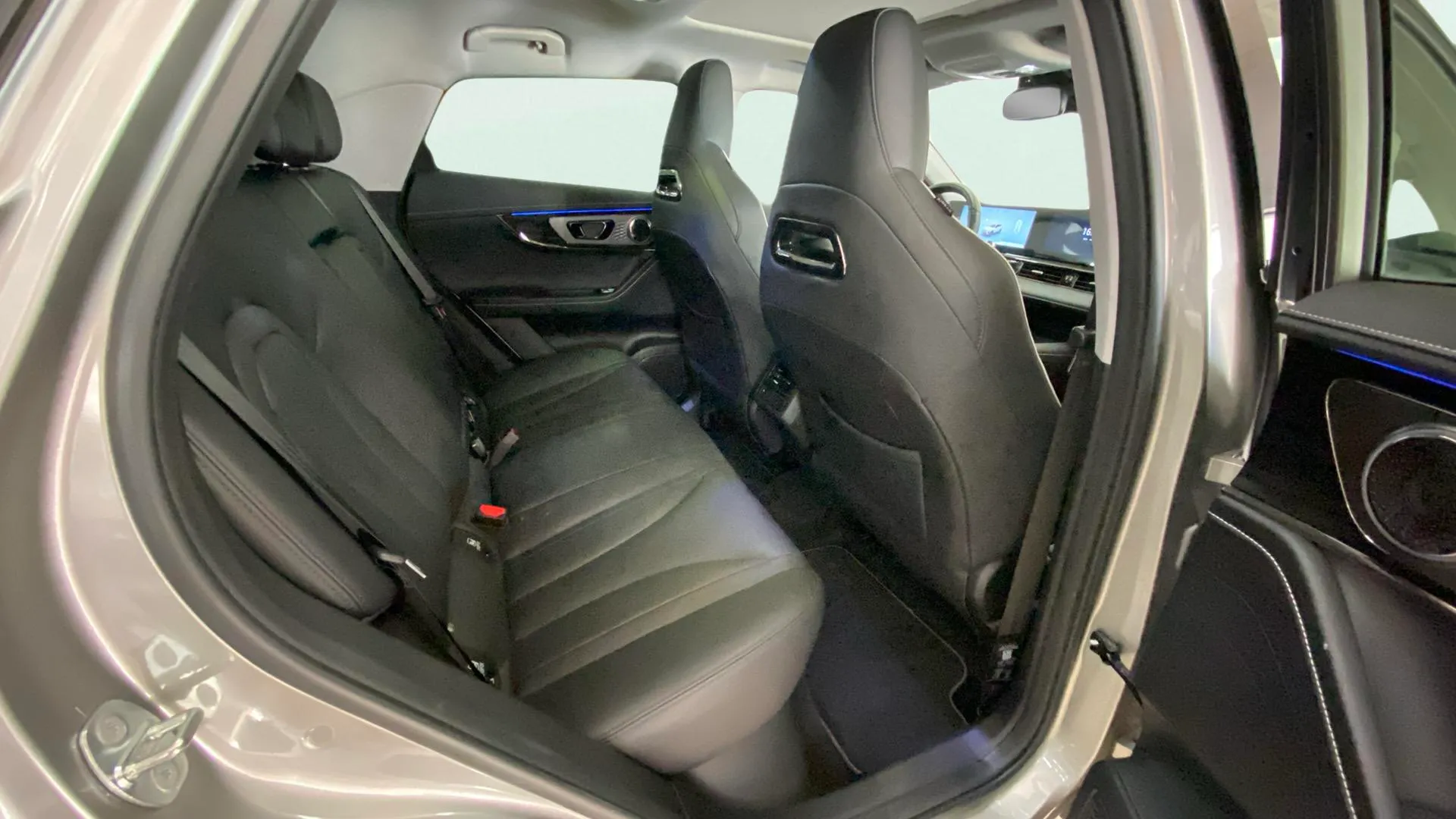 Omoda 5 1.6 T-GDi DCT Premium - foto 10