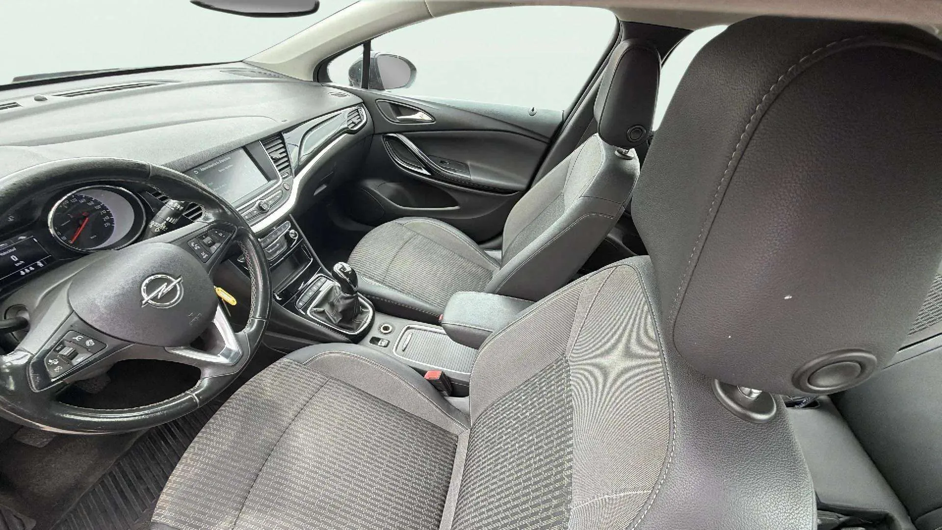 Opel Astra 1.2T SHT Design Tech - foto 9
