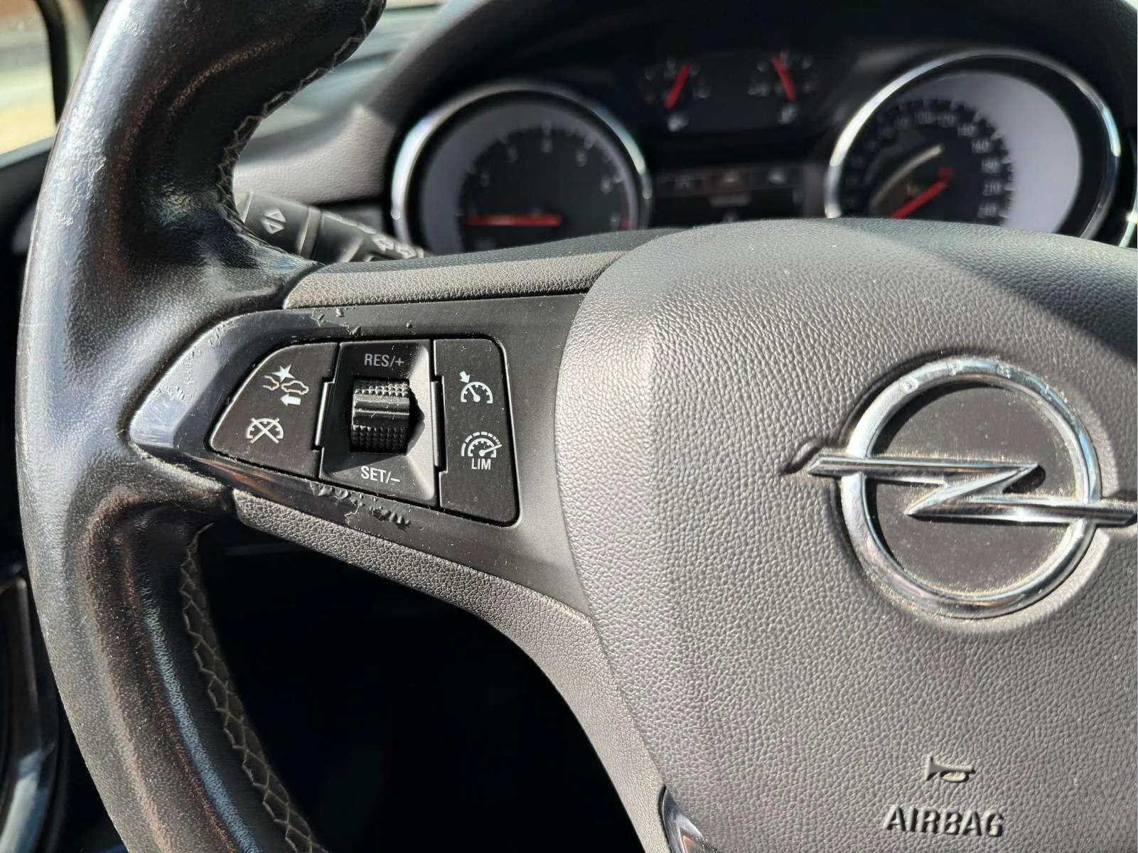 Opel Astra 1.2T SHT Design Tech - foto 12