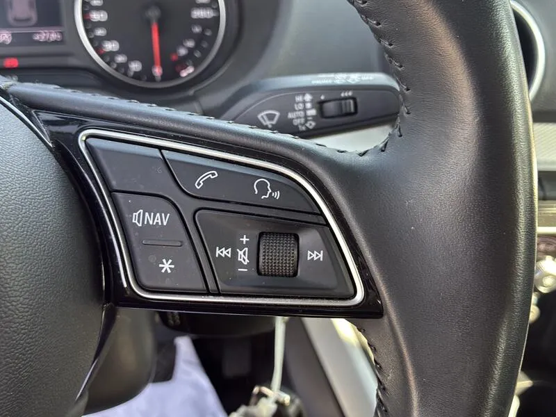 Audi Q2 30 TFSI Design - foto 12