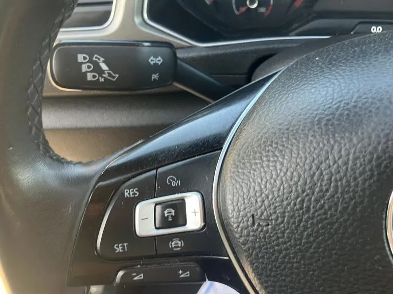 Volkswagen T-Roc 1.5 TSI Advance - foto 39