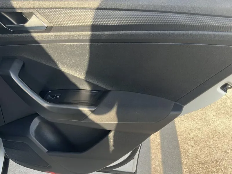 Volkswagen T-Roc 1.5 TSI Advance - foto 33