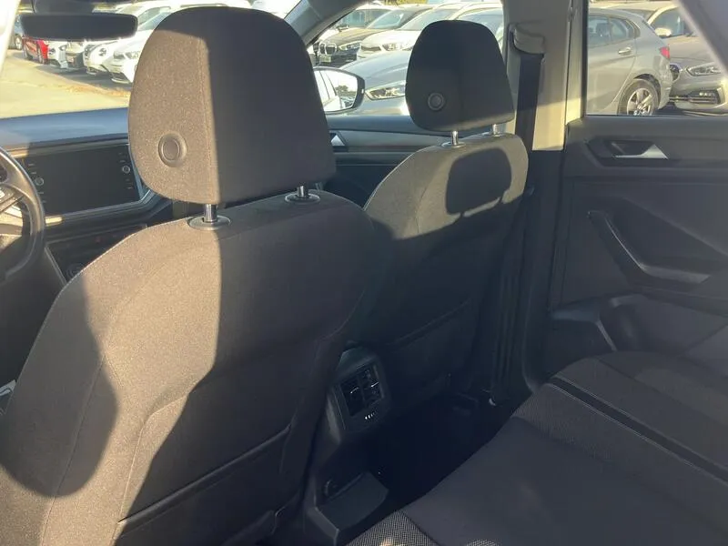 Volkswagen T-Roc 1.5 TSI Advance - foto 34