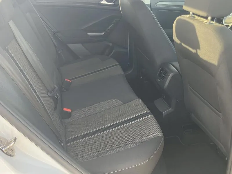 Volkswagen T-Roc 1.5 TSI Advance - foto 31