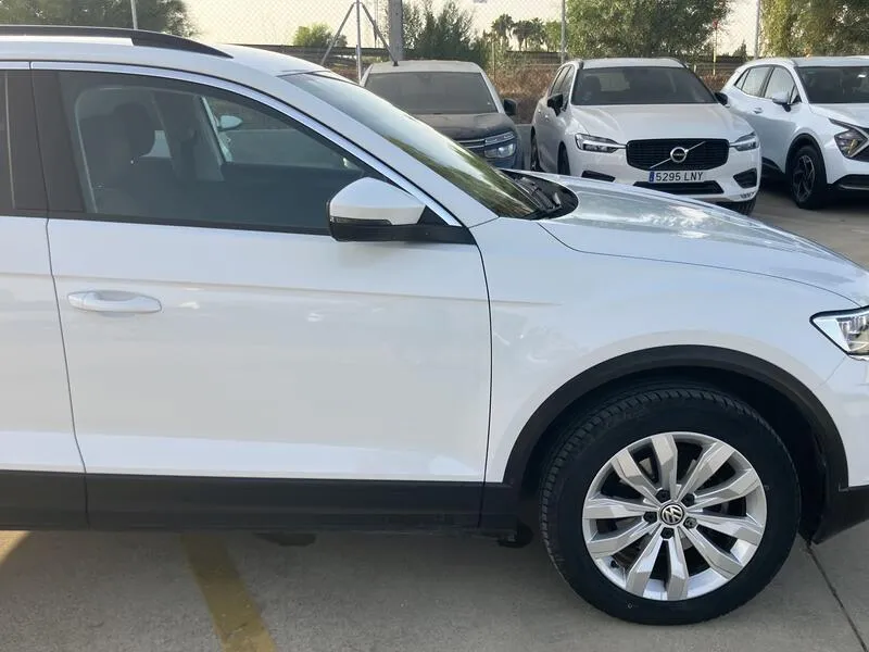 Volkswagen T-Roc 1.5 TSI Advance - foto 25