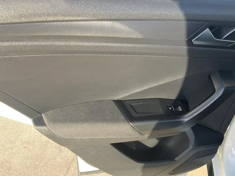 Volkswagen T-Roc 1.5 TSI Advance - foto 35