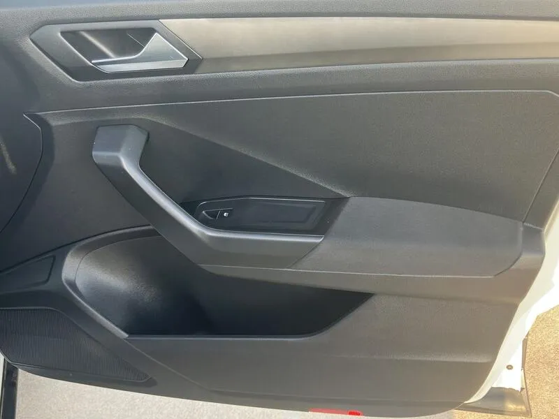 Volkswagen T-Roc 1.5 TSI Advance - foto 30